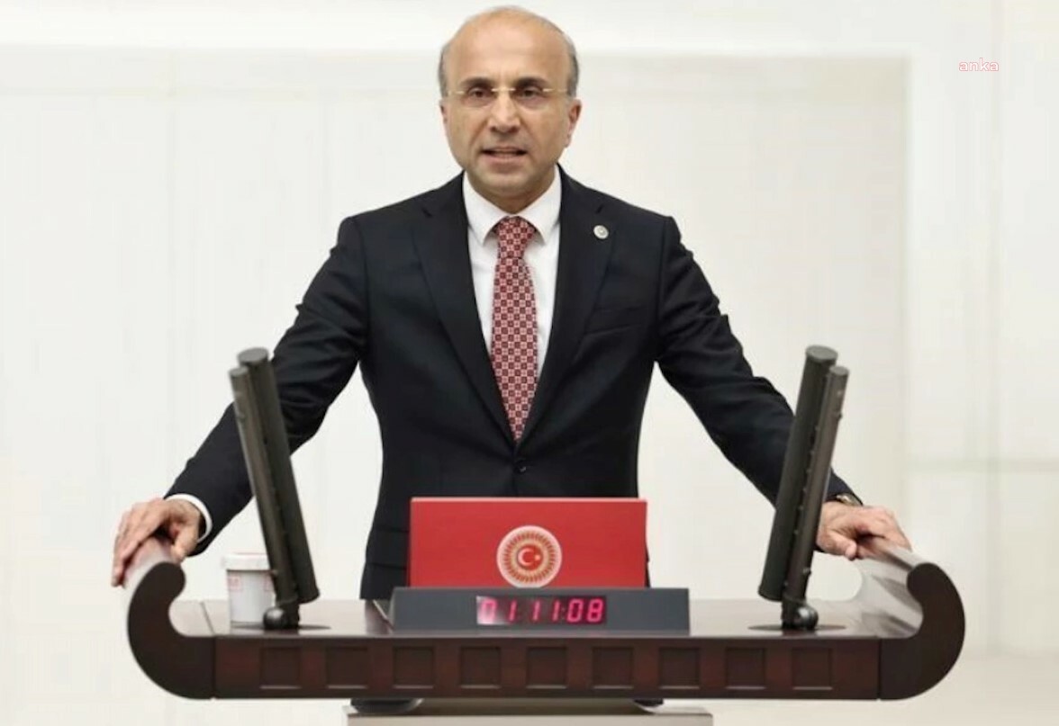 AŞKIN GENÇ'TEN MERKEZ BANKASI'NIN FAİZ KARARINA TEPKİ: "DEVAM EDEN DÖVİZ VE FAİZ POLİTİKASIYLA EKONOMİ YÖNETİLEMEZ"