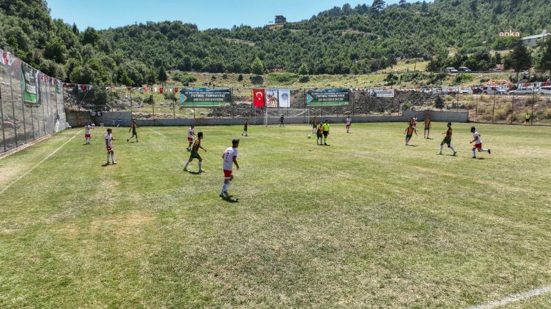 MERSİN'DE GELENEKSEL FINDIKPINARI FUTBOL TURNUVASI BAŞLADI
