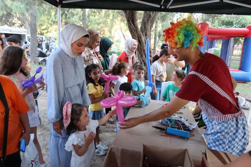 BORNOVA BELEDİYESİ’NİN ‘GEZİCİ EĞLENCE PARKI’ YOLA ÇIKTI