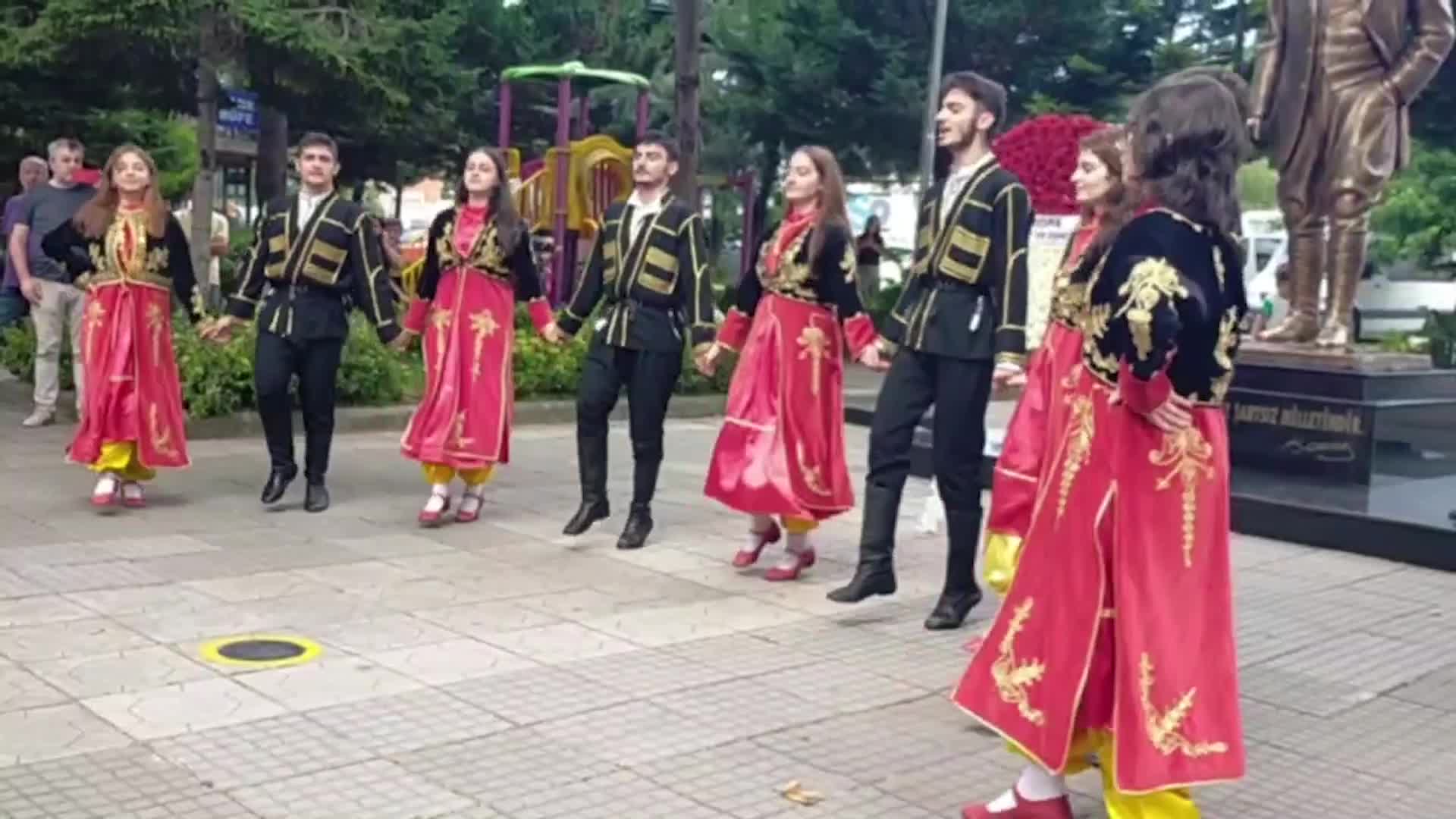 HOPA'DA 19. HOPA KÜLTÜR, TURİZM VE DENİZ FESTİVALİ BAŞLADI