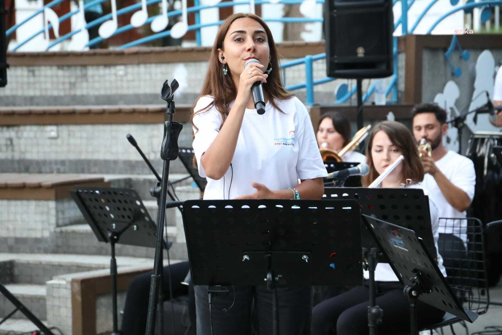 İZMİT BELEDİYESİ KENT ORKESTRASI, PARK KONSERLERİ'NE CUMHURİYET PARKI'NDA BAŞLADI