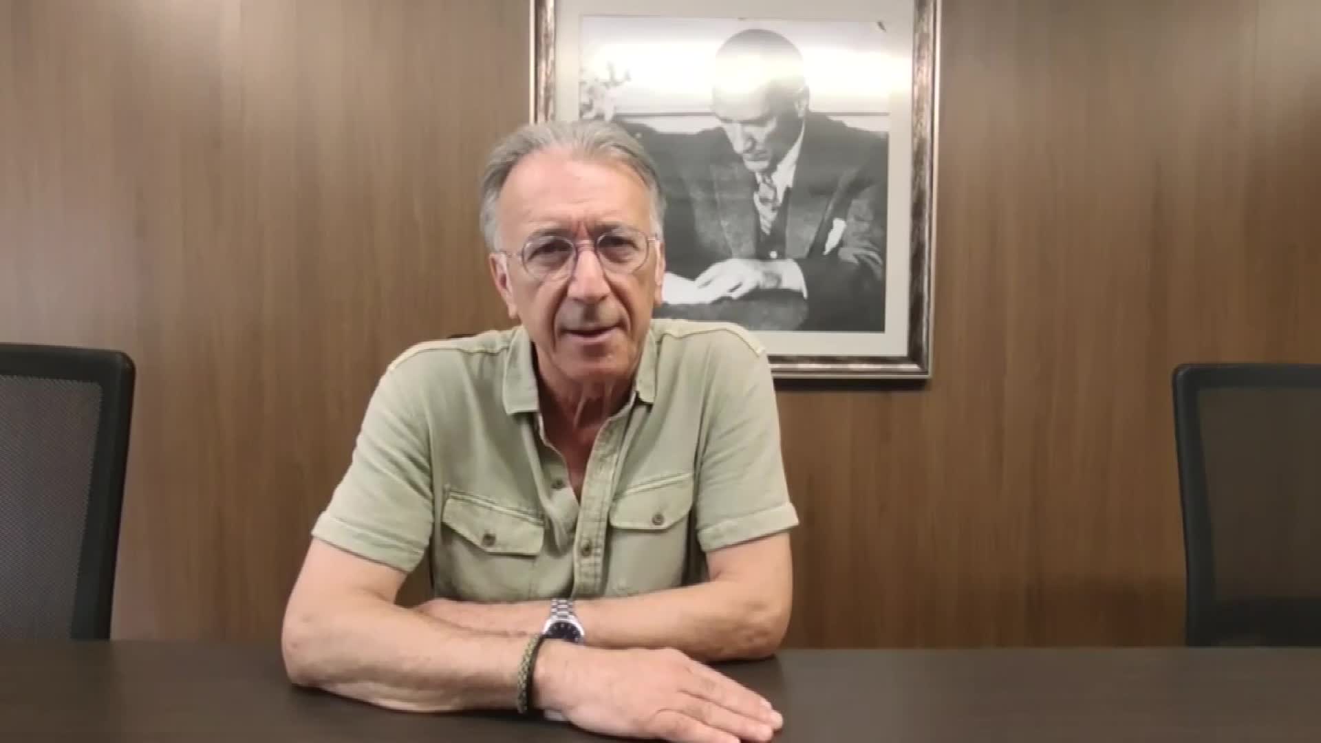 CUMARTESİ ANNELERİNE DESTEK VEREN BARO BAŞKANLARINA POLİS ABLUKASI… İZMİR BARO BAŞKANI YILMAZ: “16 BARO BAŞKANI VE YÖNETİM KURULU ÜYESİ ARKADAŞLARIMIZ DAKİKALARCA, GÜNEŞİN ALTINDA FİİLEN GÖZALTINA ALINDILAR”