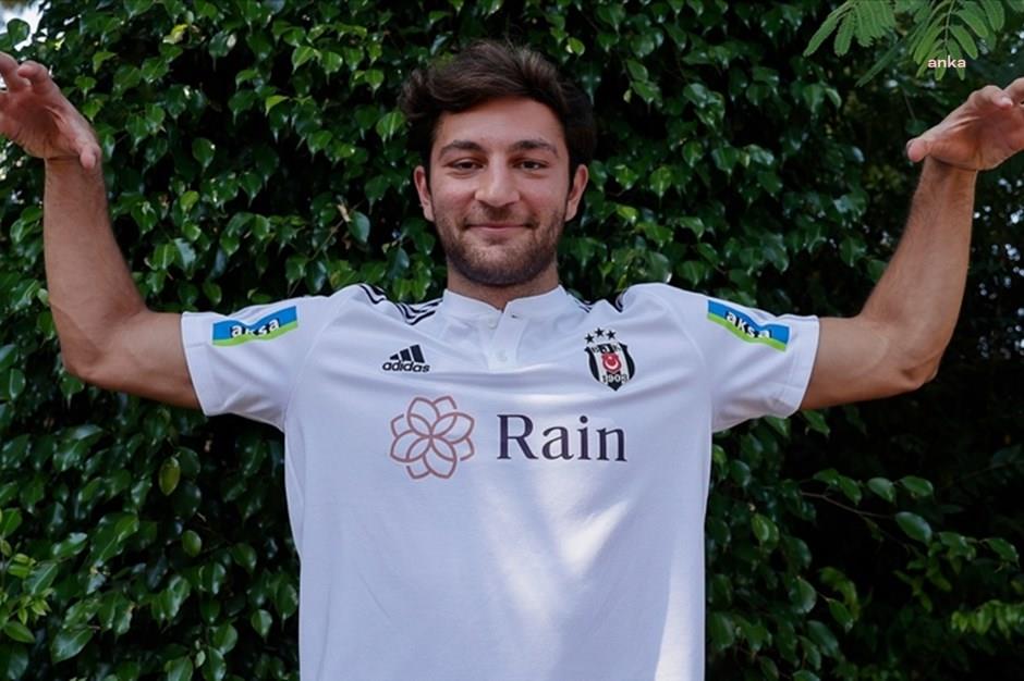 BEŞİKTAŞLI FUTBOLCU UZUNHAN, TRAFİK KAZASI GEÇİRDİ
