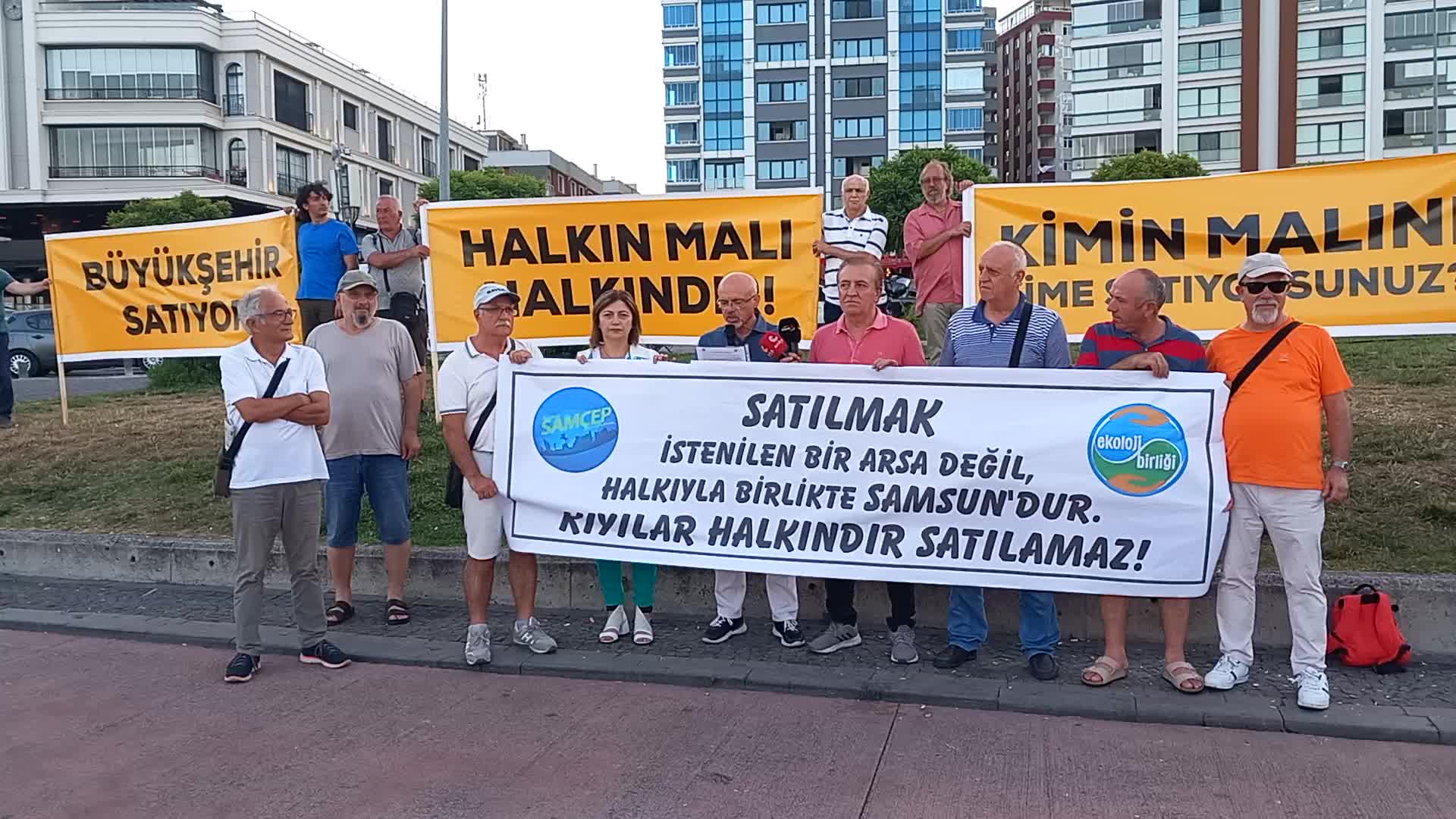 SAMÇEP, MARİNANIN ÖNÜNDEKİ İTFAİYE BİNASI VE DÜĞÜN SALONUNUN SATIŞA ÇIKARILMASINI PROTESTO ETTİ : “SATILAN, BİR ARSA DEĞİL, HALKIYLA BİRLİKTE SAMSUN’DUR”