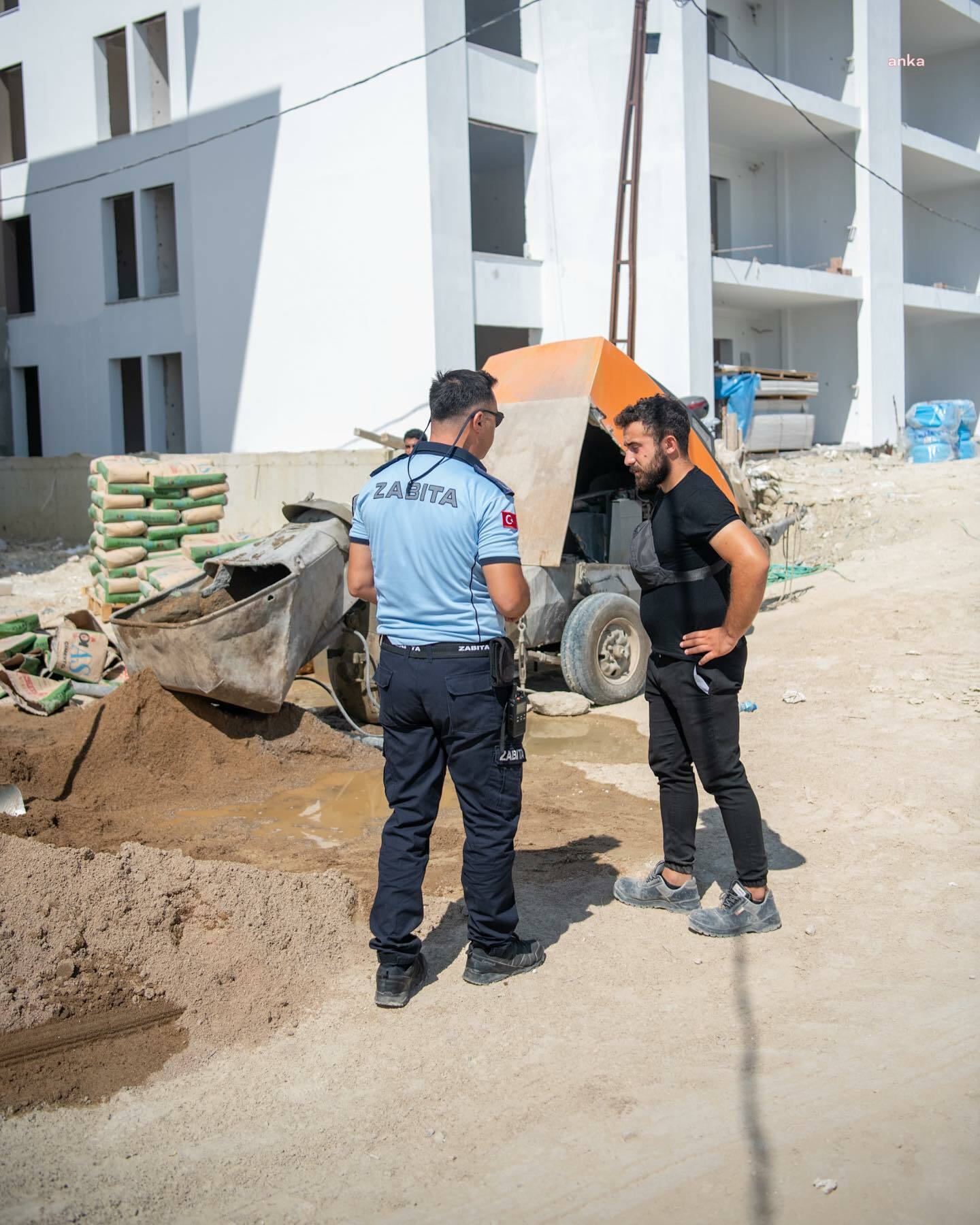 KUŞADASI’NDA İNŞAAT YASAKLARINA UYMAYANLARA PARA CEZASI