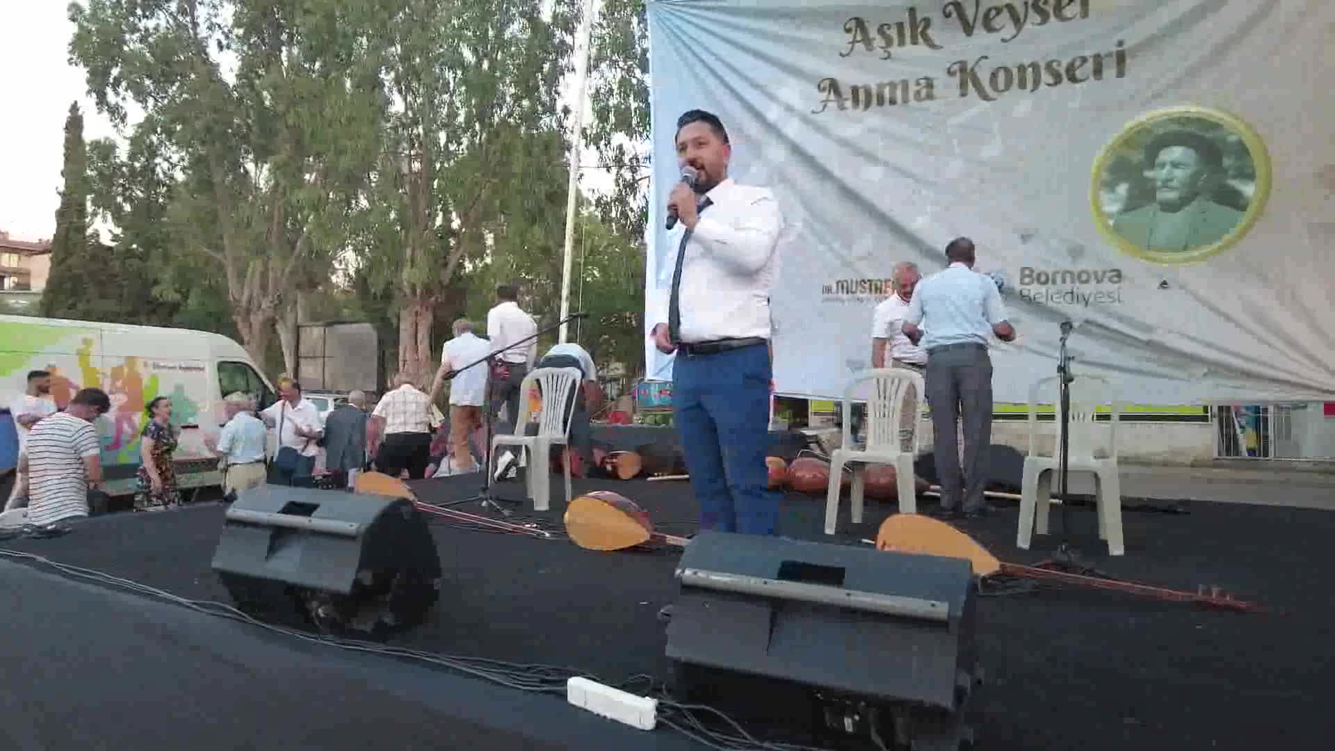 ANADOLU’NUN AŞIKLARI VEYSEL AŞKINA BORNOVA’DA BULUŞTU