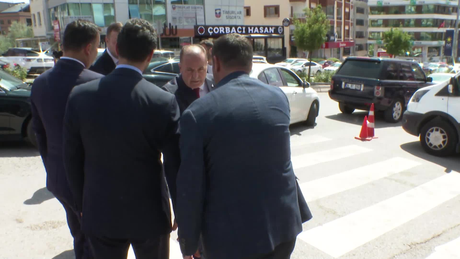 ANAVATAN PARTİSİ'NDEN AKŞENER'E TEBRİK ZİYARETİ