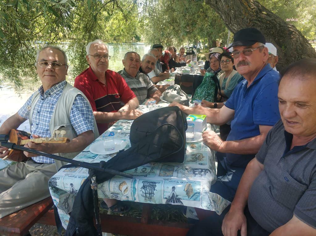 ODUNPAZARI YAŞ ALMIŞ VATANDAŞLAR İÇİN ÇALIŞMALARINA DEVAM EDİYOR