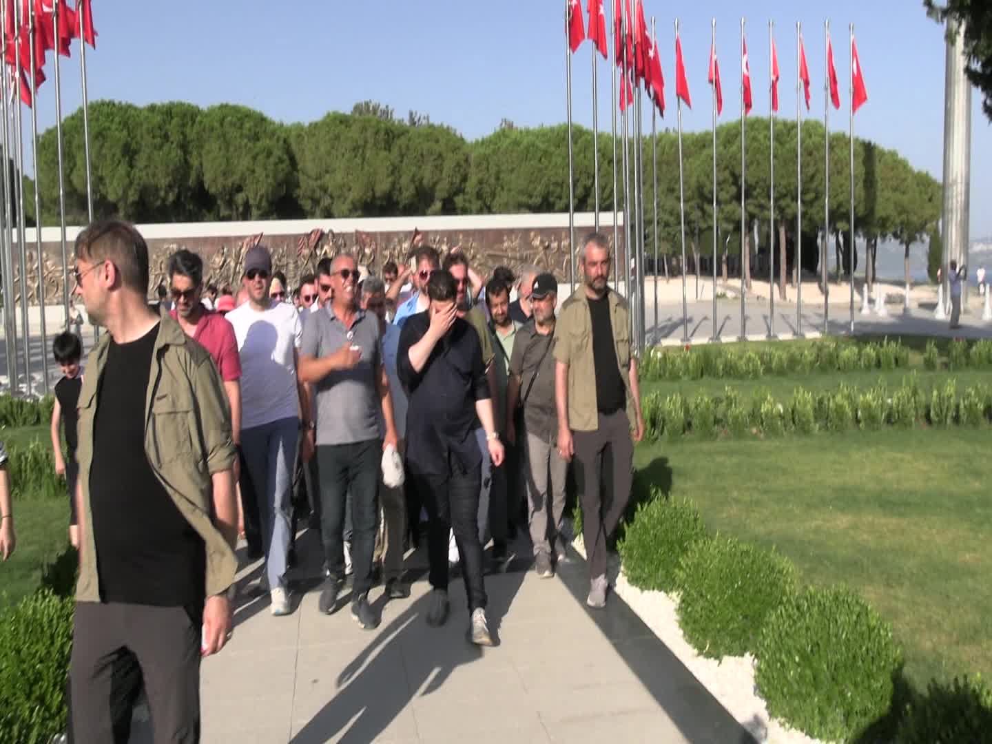 HÜSEYİN BAŞ: “TÜRKİYE'DE EKONOMİ İYİYMİŞ GİBİ GÖSTERİLEN DURUMLAR, ASLINDA 20 YILDAN BERİ BİZİM SATILAN ZENGİNLİKLERİMİZDİ”