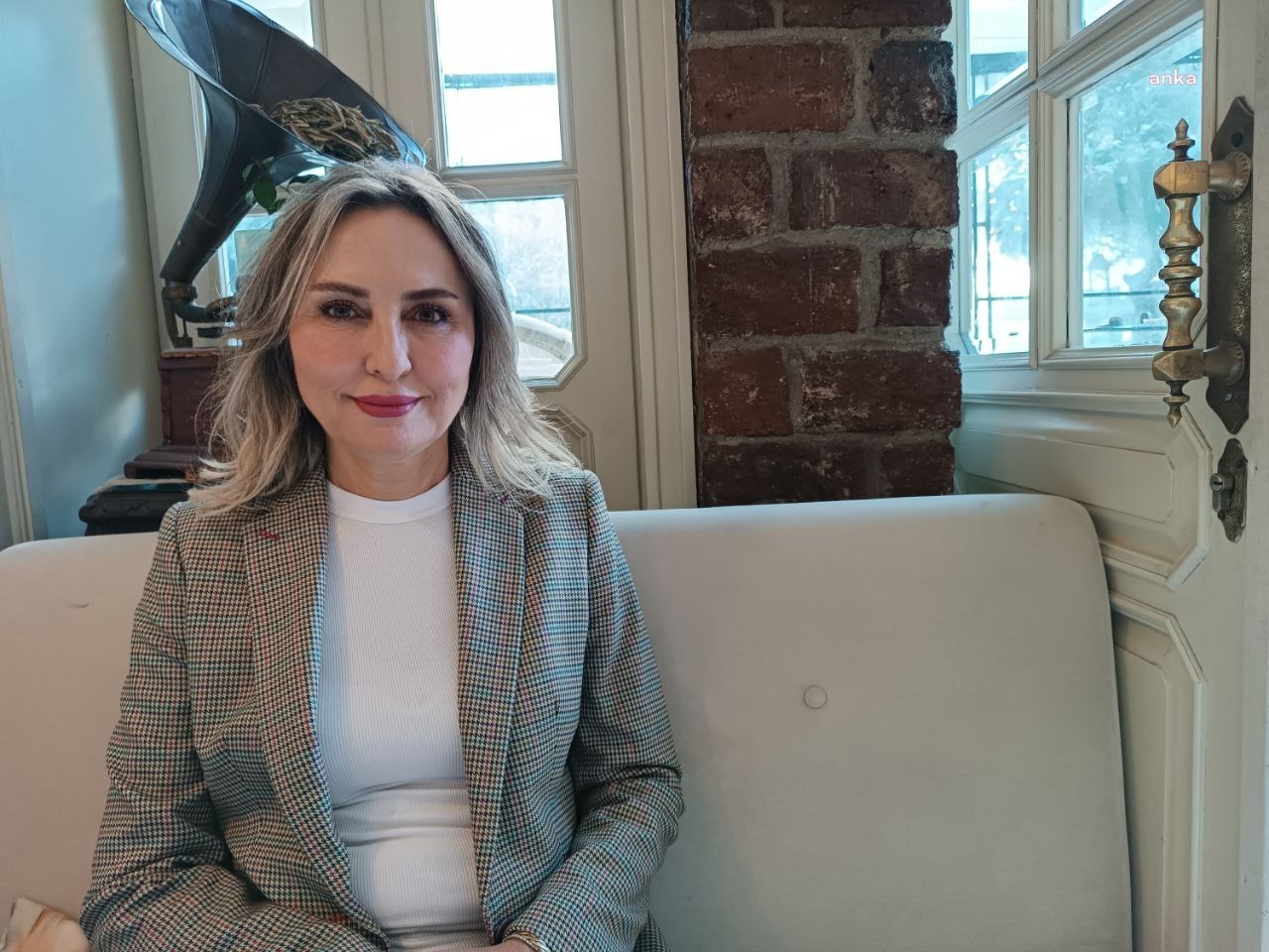 HUKUKÇU FİGEN ÇALIKUŞU'DAN 4 GAZETECİNİN GÖZALTINA ALINMASINA TEPKİ: "KEYFİ GÖZALTILAR BİR AN ÖNCE SON BULMALI"