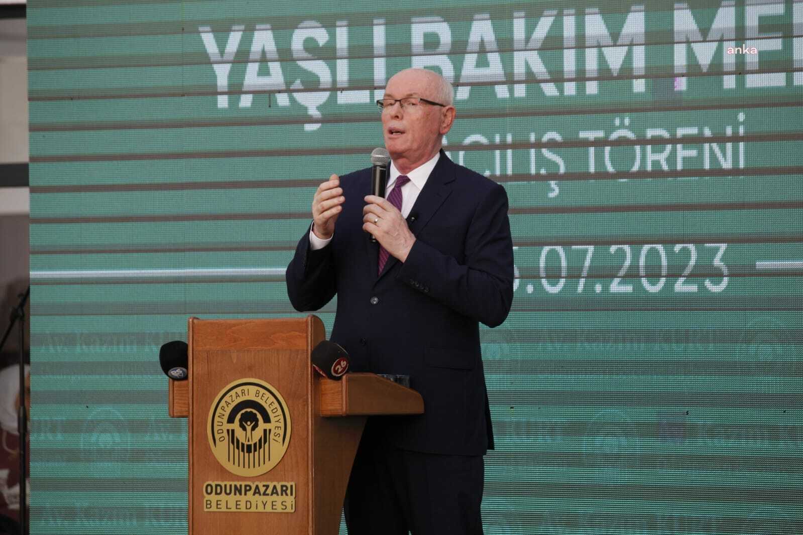 ODUNPAZARI BELEDİYESİ LÜTFÜ YÜKSEL YAŞLI BAKIM MERKEZİ, TÖRENLE HİZMETE AÇILDI