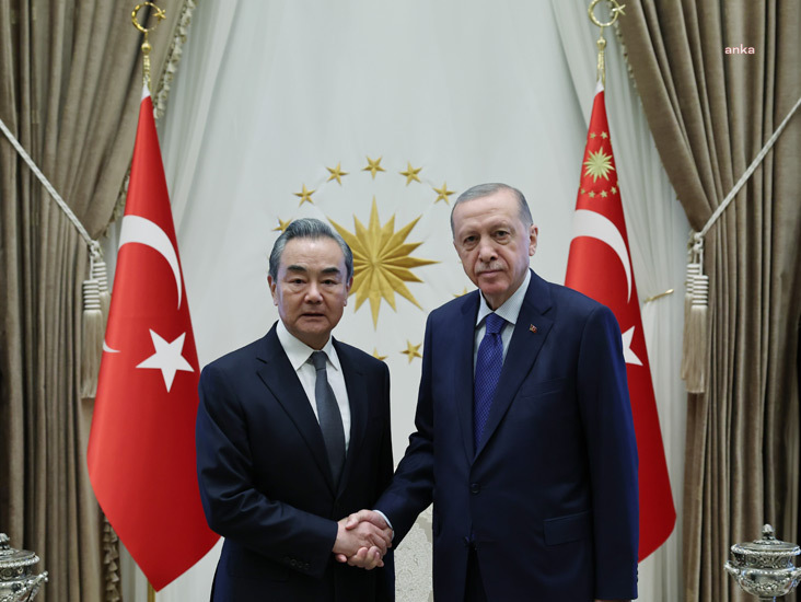 CUMHURBAŞKANI ERDOĞAN, ÇİN DIŞİŞLERİ BAKANI Yİ İLE GÖRÜŞTÜ