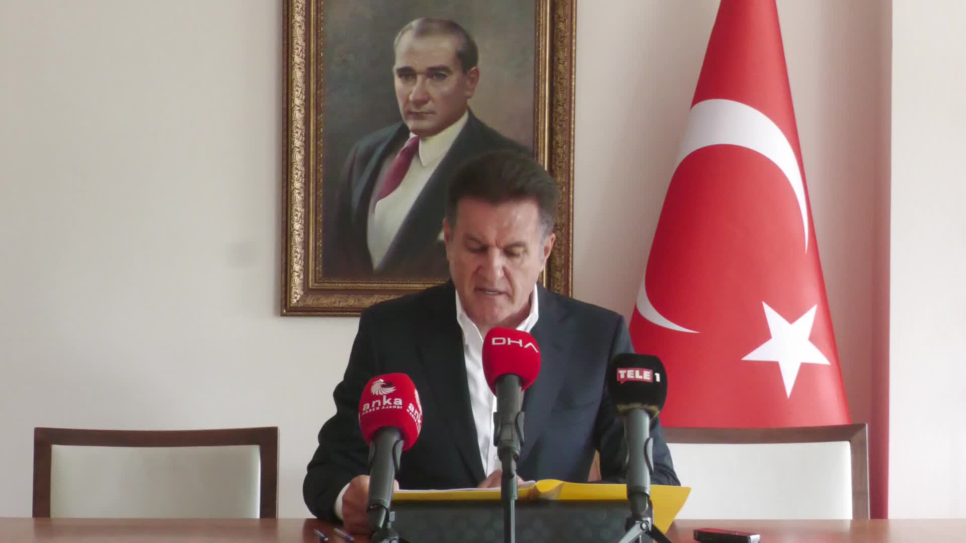 MUSTAFA SARIGÜL: “KİRALARA VE ÖZEL YURTLARA ÇOK ASTRONOMİK ARTIŞLAR YAPILDI. ŞİMDİDEN ÖNLEM ALIN. AKSİ TAKDİRDE ÖĞRENCİLERİMİZ BARINMA SORUNU YAŞAYACAK”