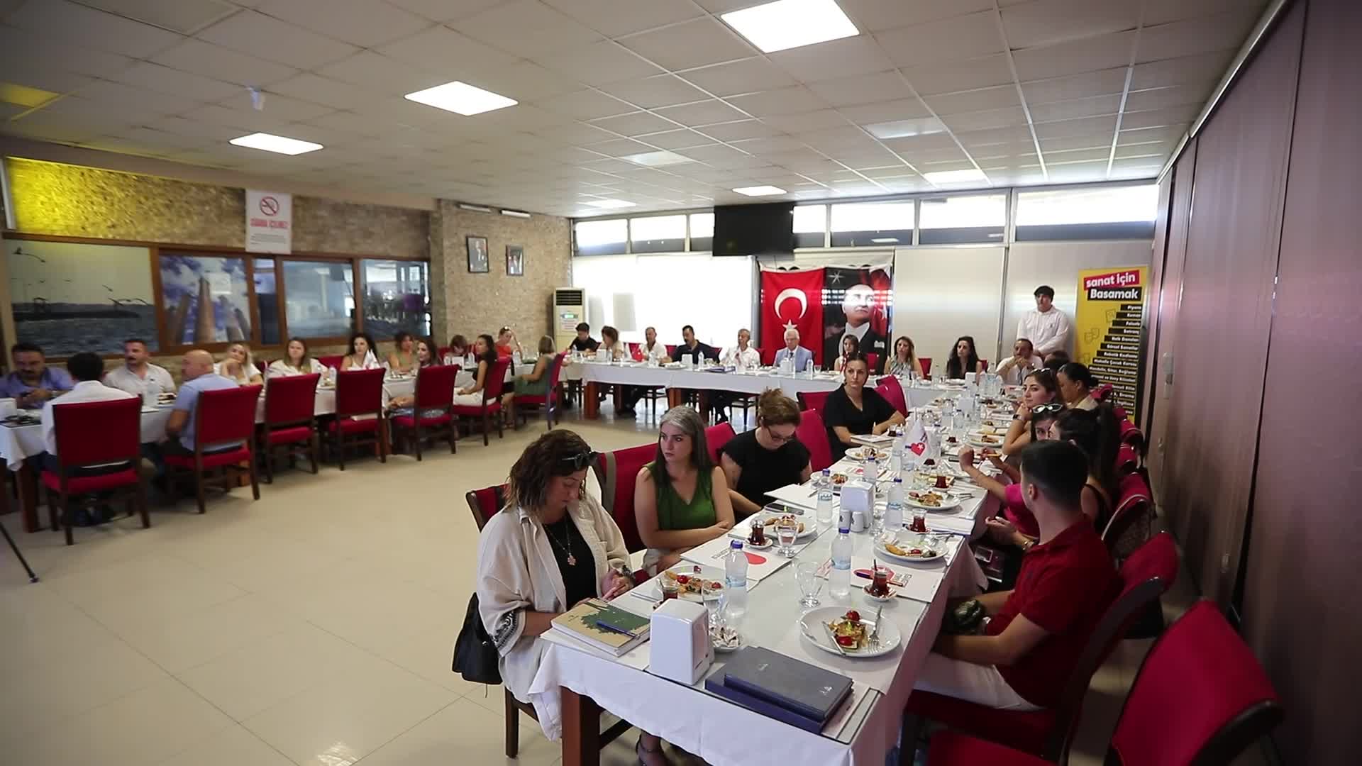 YEREL YÖNETİMLER EĞİTİM KURULU BAYRAKLI’DA TOPLANDI