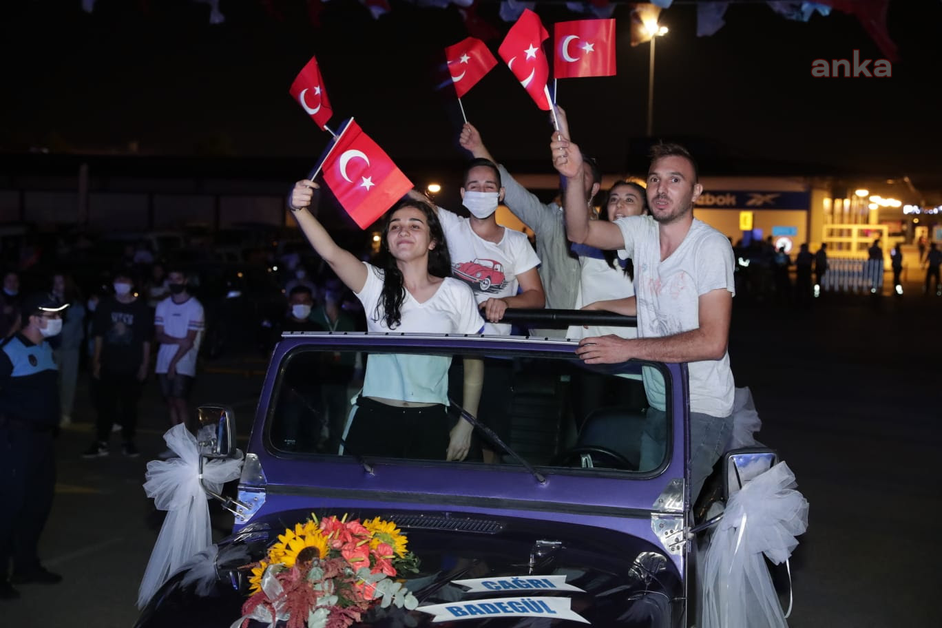 İZMİT'TE ZAFER BAYRAMI COŞKUSU, YÜKSEK SADAKAT KONSERİ İLE YAŞANDI