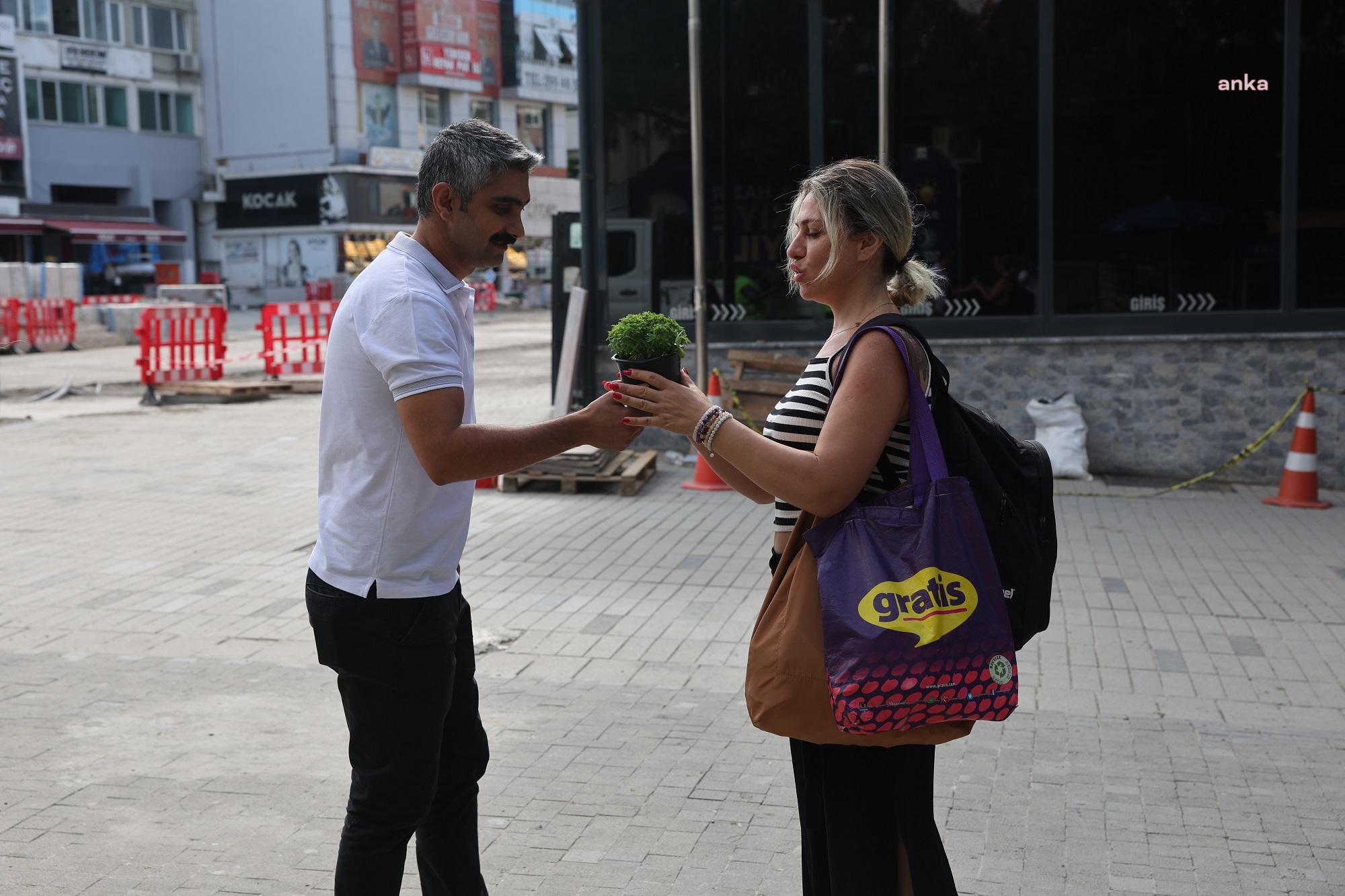 MALTEPE’DE EVLER FESLEĞEN KOKACAK