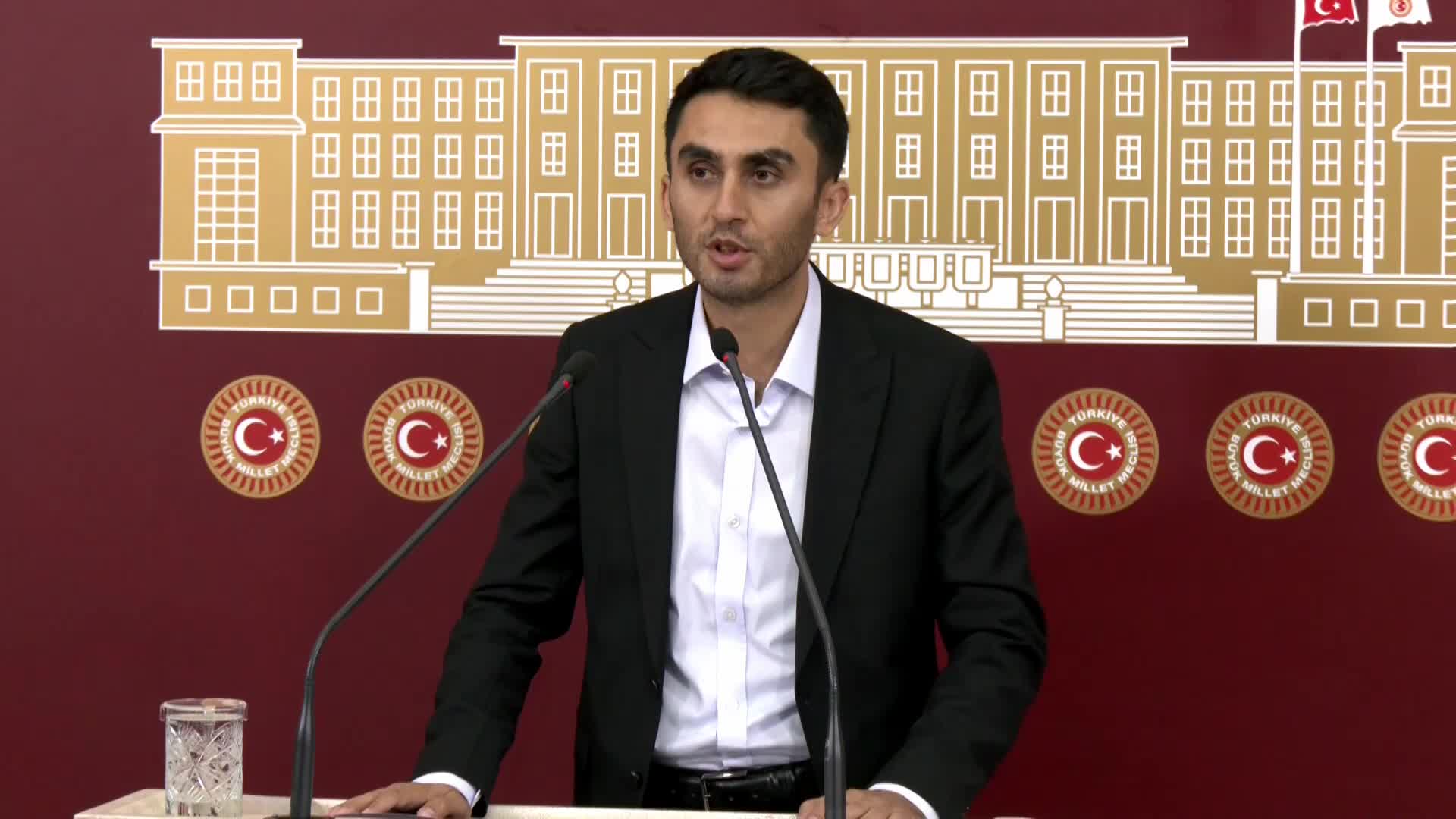 YEŞİL SOL PARTİLİ PARLAK: "HAKKARİ’DE BALON DAHİ UÇURMAK YASAKLANIYOR"