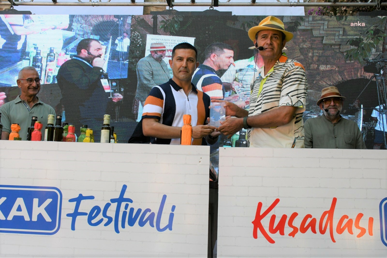 KUŞADASI SOKAK FESTİVALİNİN İKİNCİ GÜNÜ ZEYTİNYAĞI TADIM ATÖLYESİ İLE BAŞLADI