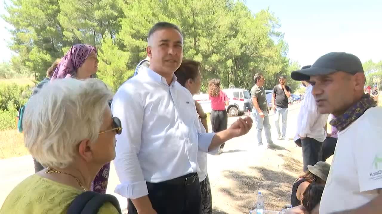 CHP’Lİ MEHMET TAHTASIZ’DAN AKBELEN TEPKİSİ: “BU ZAMLARI, HIRSIZLIĞI, 5’Lİ ÇETELERE VERMİŞ OLDUĞUNUZ İHALELERİ KESİN BURADAKİ AĞAÇLARI KESECEĞİNİZE”