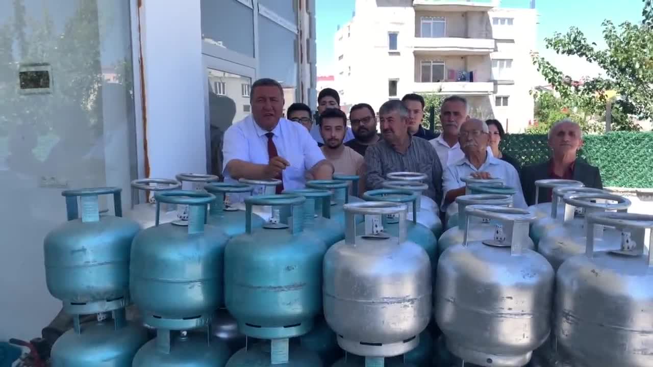 ÖMER FETHİ GÜRER: "BİR DÖNEMLER BU ÜLKEDE TÜP FİYATLARI DEĞİŞTİĞİ ZAMAN SİYASİ İKTİDAR SALLANIRDI. VATANDAŞ TÜPE DAHİ ERİŞİMDE SORUN YAŞIYOR"