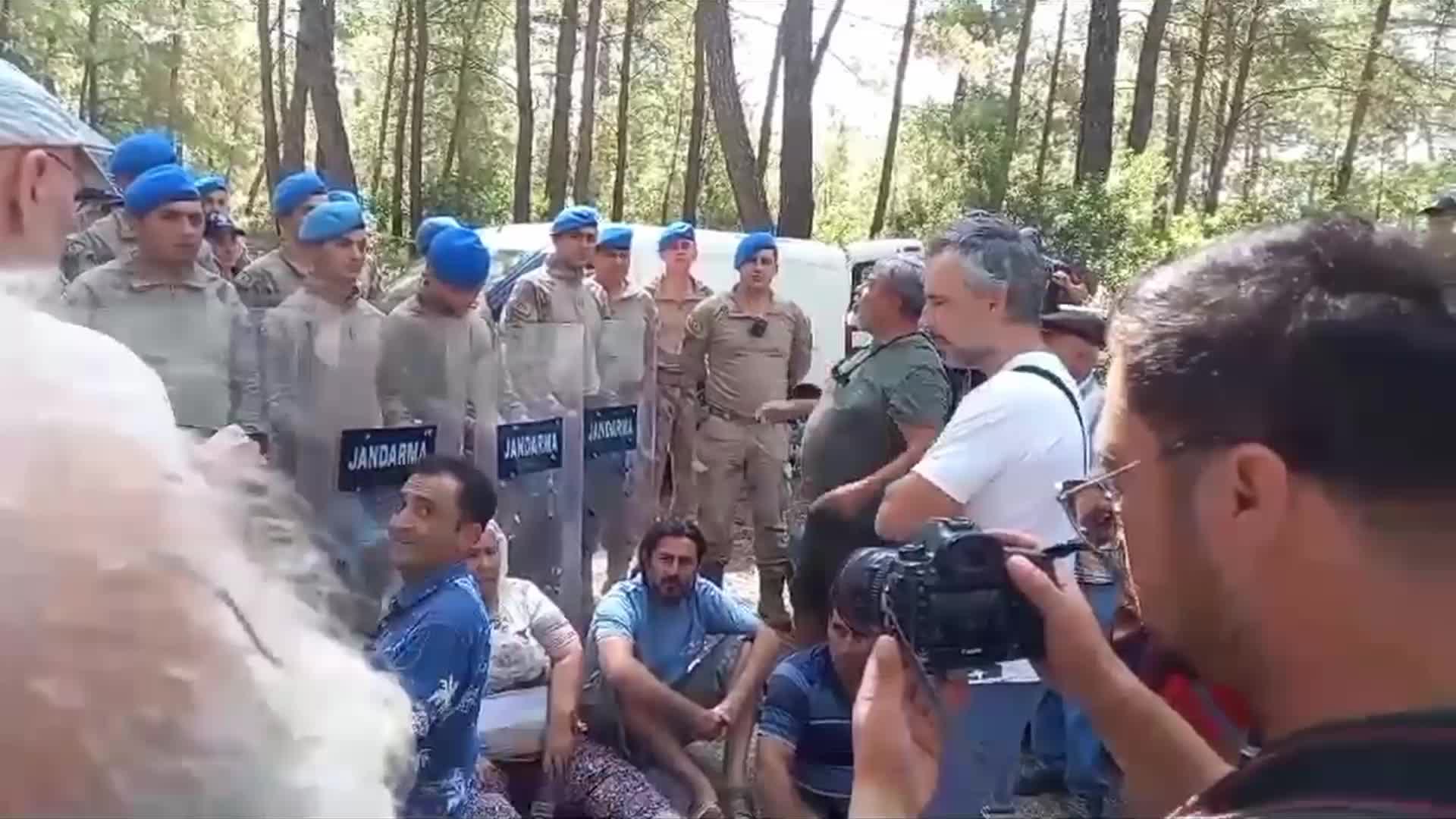 SOL PARTİ MUĞLA İL ÖRGÜTÜ: “VALİLİĞİN GÖREVİ YURTTAŞLARIN YAŞAM HAKKINI SAVUNMAK VE BU HAKKI YOK ETMEK İSTEYEN SALDIRGANLARA KARŞI GEREKENİ YAPMAKTIR”