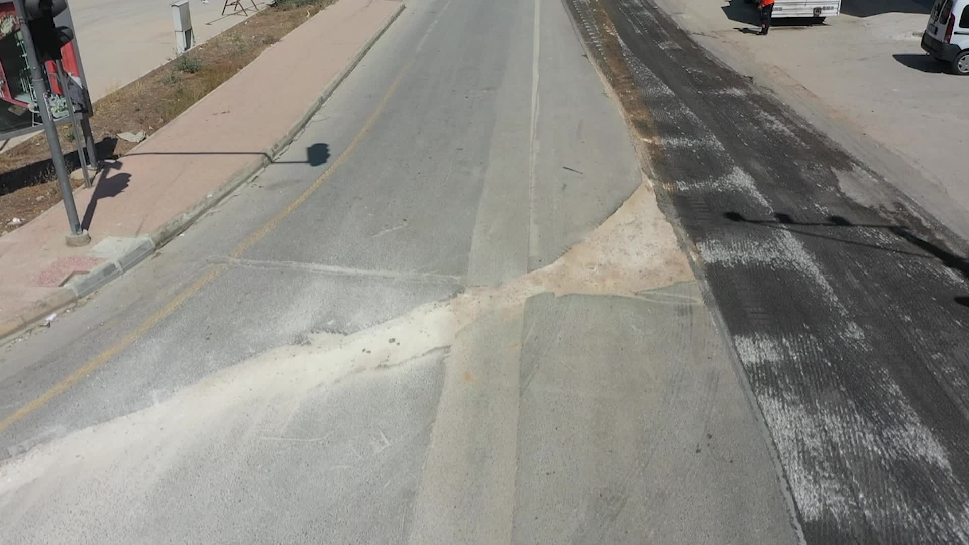 MERSİN BÜYÜKŞEHİR BELEDİYESİ’NDEN MEZİTLİ’NİN FINDIKPINARI CADDESİ’NDE YENİLEME ÇALIŞMASI