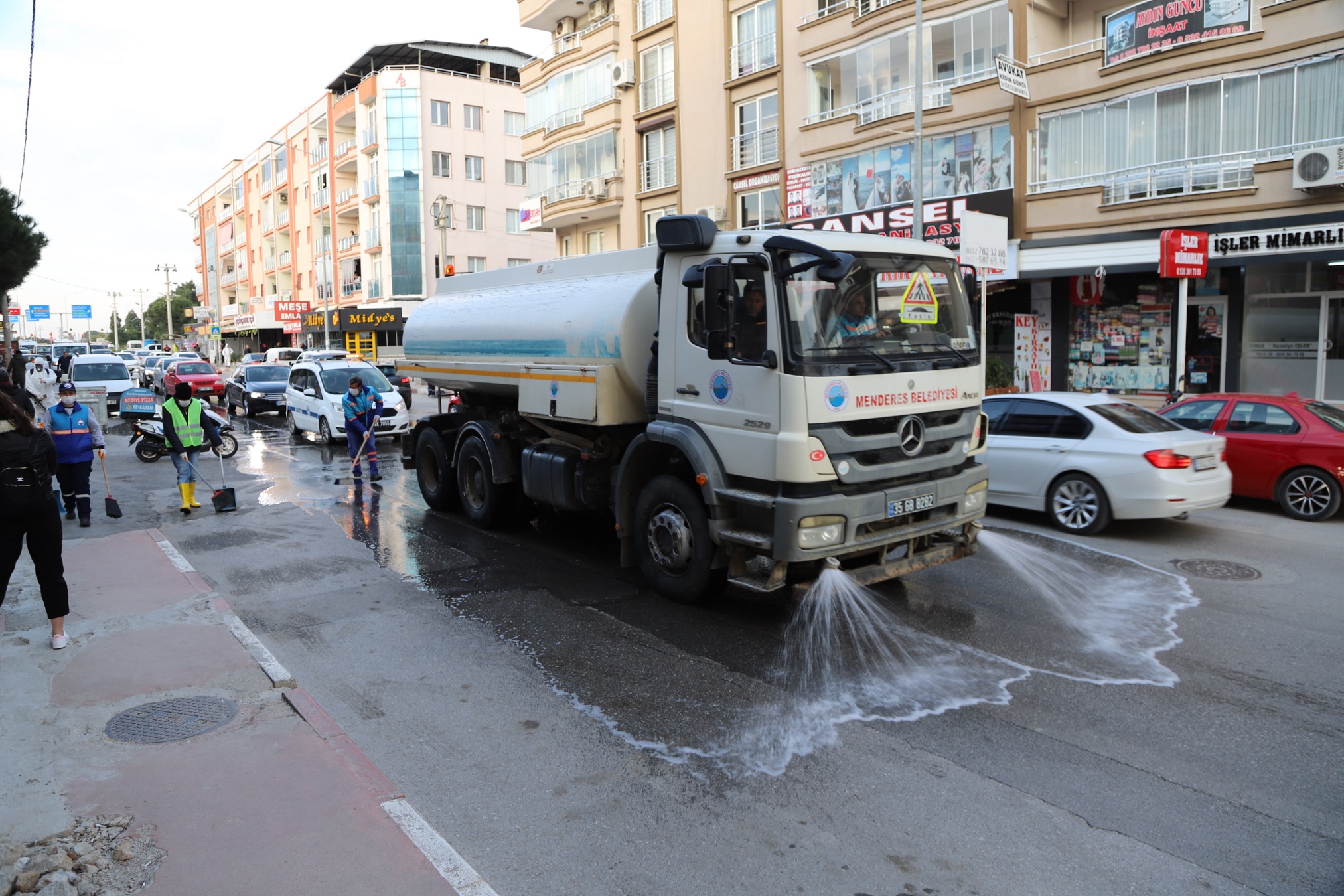 MENDERES BEEDİYESİ'NDEN KORONAVİRÜS SEFERBERLİĞİ