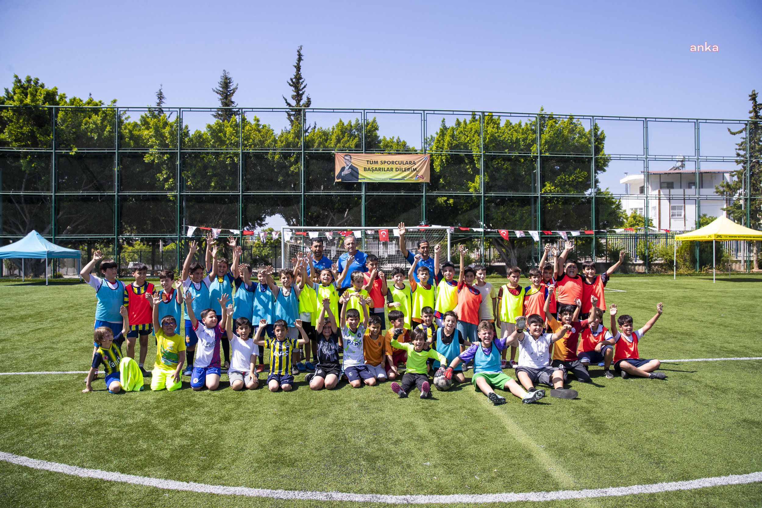 MERSİN BÜYÜKŞEHİR’DE ÇOCUKLAR YAZIN TADINI SPOR YAPARAK ÇIKARTIYOR