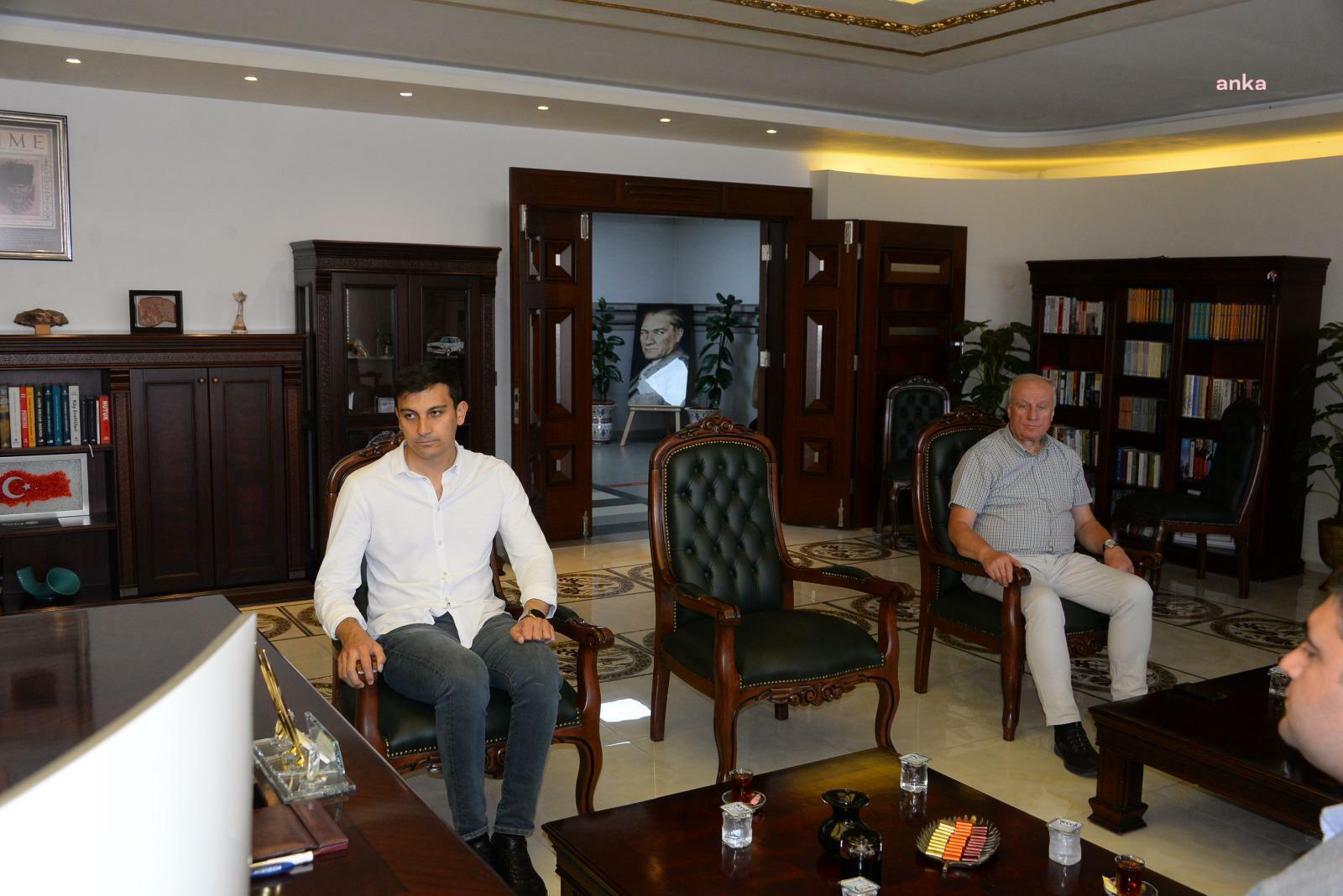 CHP GENÇLİK KOLLARI GENEL BAŞKANI KİLLİK’TEN BOZÜYÜK BELEDİYE BAŞKANI BAKKALCIOĞLU’NA ZİYARET
