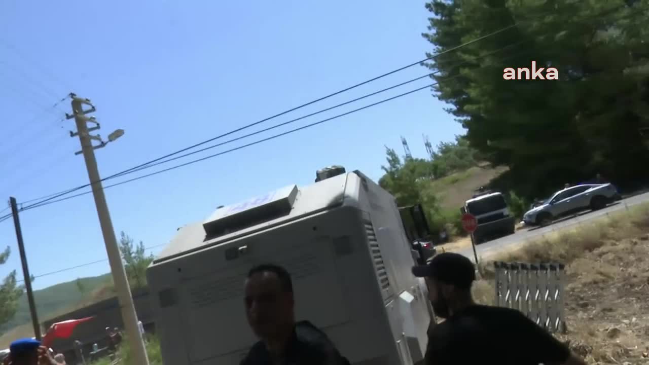 AKBELEN’DE DENİZ GÜMÜŞEL HAKKINDA VERİLEN “MİLAS'A GİRME YASAĞI” KARARINA İTİRAZ DİLEKÇESİNDEN: “TEK BİR DİRENİŞÇİ, TOPLANTI VE GÖSTERİ YÜRÜYÜŞLERİ KANUNU’NA AYKIRILIKTAN SORUŞTURULMADI. NEDEN KOLLUK GÖREVLİLERİ ISRARLA ONLARCA KEZ MÜDAHALE ETTİ?”