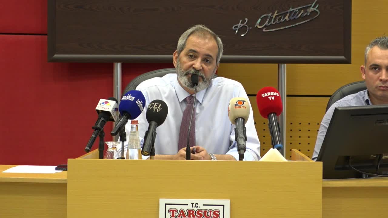 TARSUS BELEDİYE BAŞKANI BOZDOĞAN’DAN TİYATRO OYUNUNA SORUŞTURMAYA TEPKİ: “KÜLTÜR VE TURİZM BAKANLIĞI YAPINCA ADI TİYATRO, BİZ YAPINCA SİYASİ BİR ARGÜMAN MI OLUYOR”