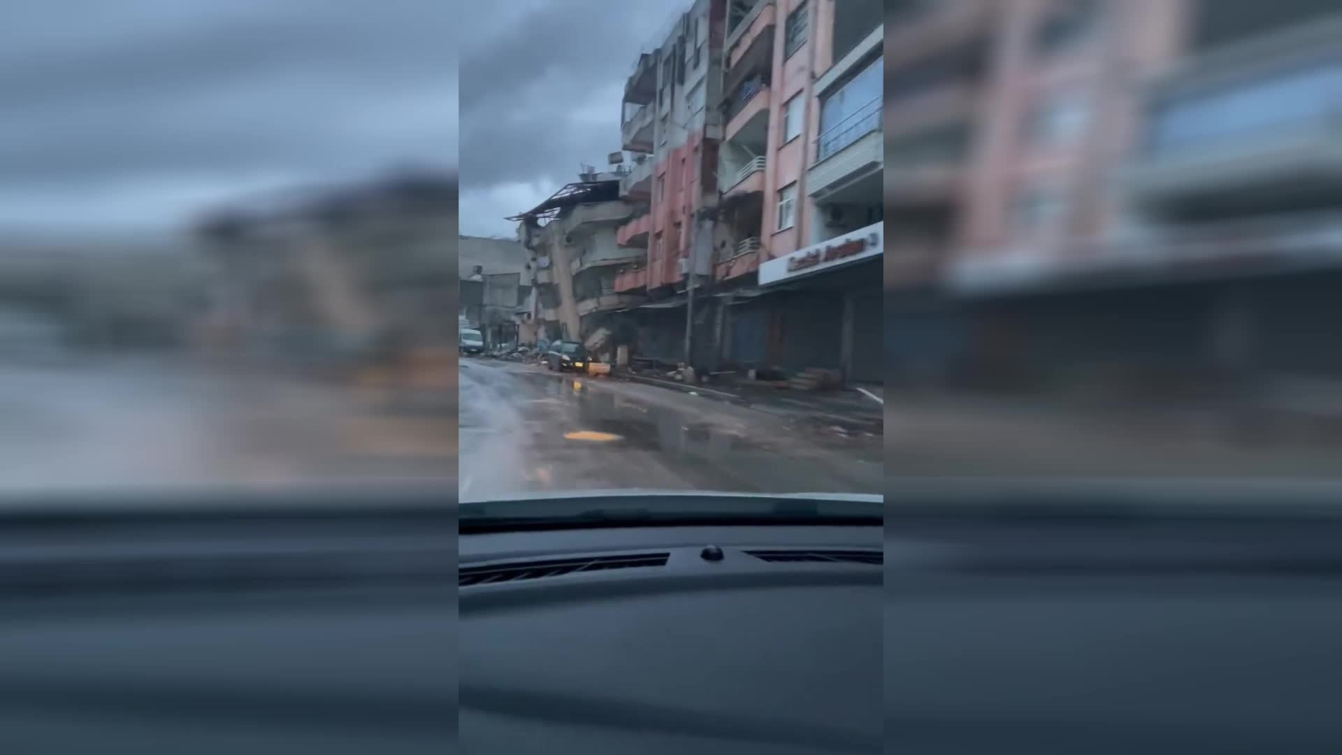 6 ŞUBAT’TA, DEPREM BÖLGESİ ANTAKYA’DA ÇEKTİĞİ GÖRÜNTÜLERİ, “BUNLAR DA BİZİM DELİLLERİ İLE NOT ETTİKLERİMİZ” DİYEREK PAYLAŞAN GAZETECİ HASAN SİVRİ HAKKINDA, “SANSÜR YASASI” GEREKÇESİYLE DAVA AÇILDI: HALKI YANILTICI BİLGİYİ ALENEN YAYMAK…