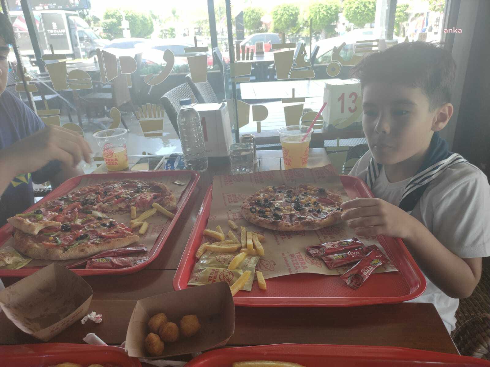 ÇANAKKALELİ İZCİLERDEN FETHİYE BELEDİYE BAŞKANI KARACA’YA ZİYARET