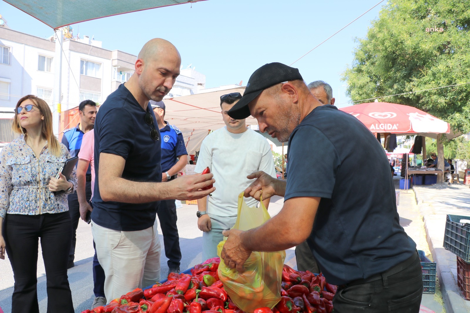 SÖKE BELEDİYE BAŞKANI ARIKAN’DAN YENİKENT PAZARI’NA ZİYARET