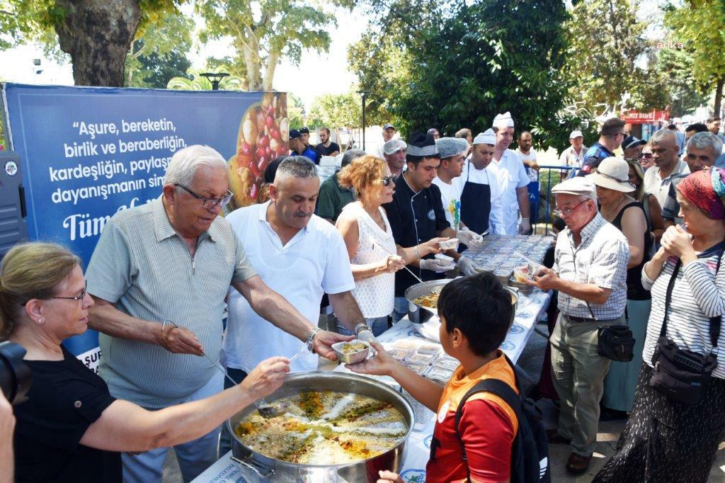 KDZ. EREĞLİ BELEDİYESİ, 3 BİN VATANDAŞA AŞURE DAĞITTI