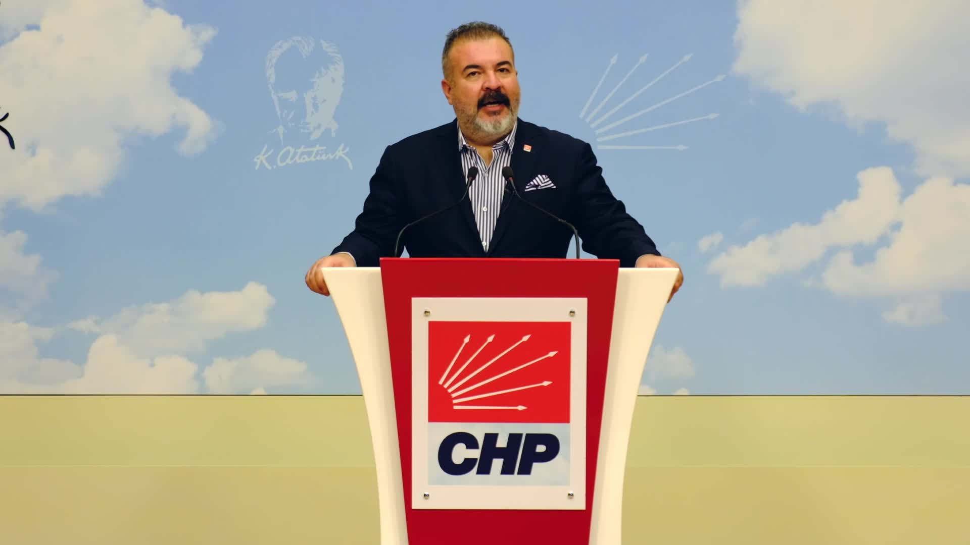 EYÜP KAYMAKAMLIĞI CHP’NİN “MUAZZAM” SERGİSİNİ YASAKLADI… DEVRİM BARIŞ ÇELİK: “BİZ, MİLLETİMİZİN SESİ OLMAYA DEVAM EDECEĞİZ. SİZİN BASKINIZ BİZLERİ YILDIRAMAZ”