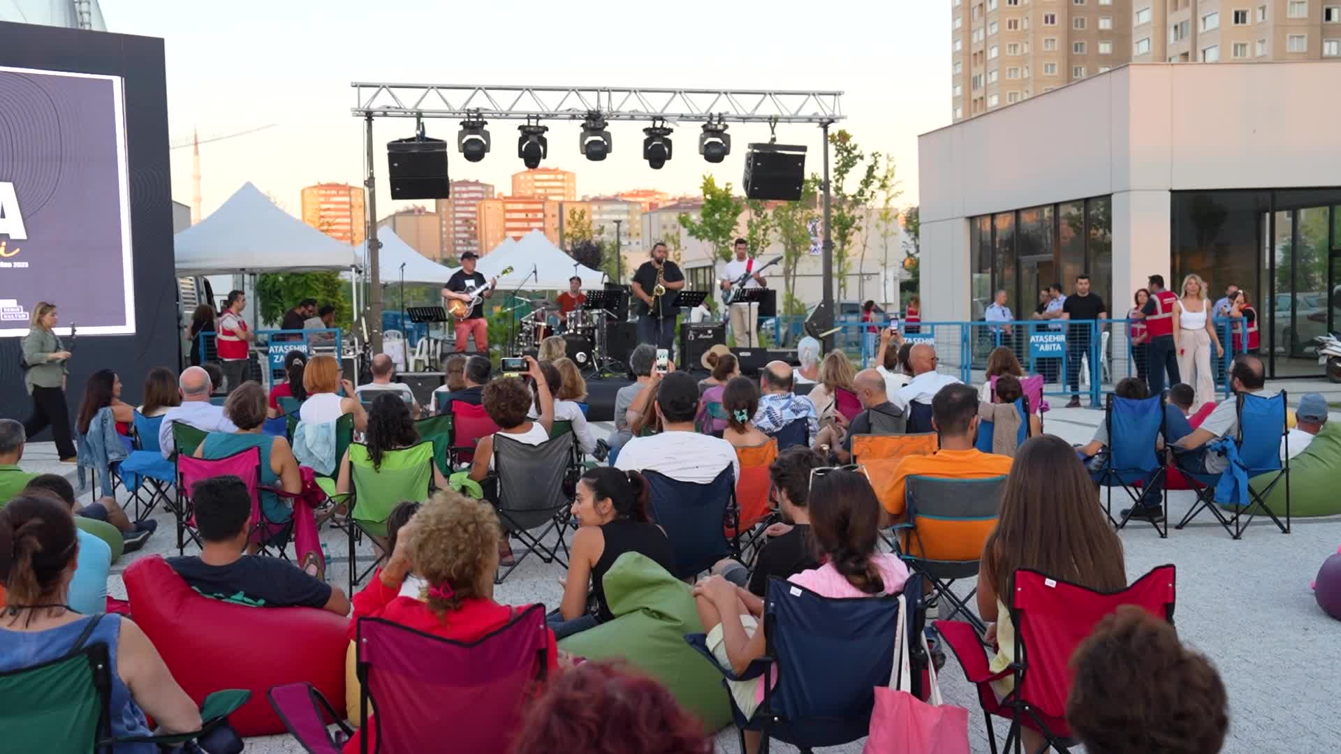 ATAŞEHİR’DE “CAZ VE SİNEMA GÜNLERİ” KEYİF DOLU BİR FESTİVAL ATMOSFERİ YAŞATIYOR