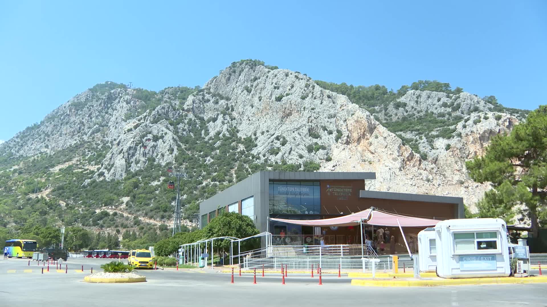 ANTALYA BÜYÜKŞEHİR BELEDİYESİ’NİN TÜNEKTEPE TELEFERİK VE SOSYAL TESİSLERİ’NE YOĞUN İLGİ