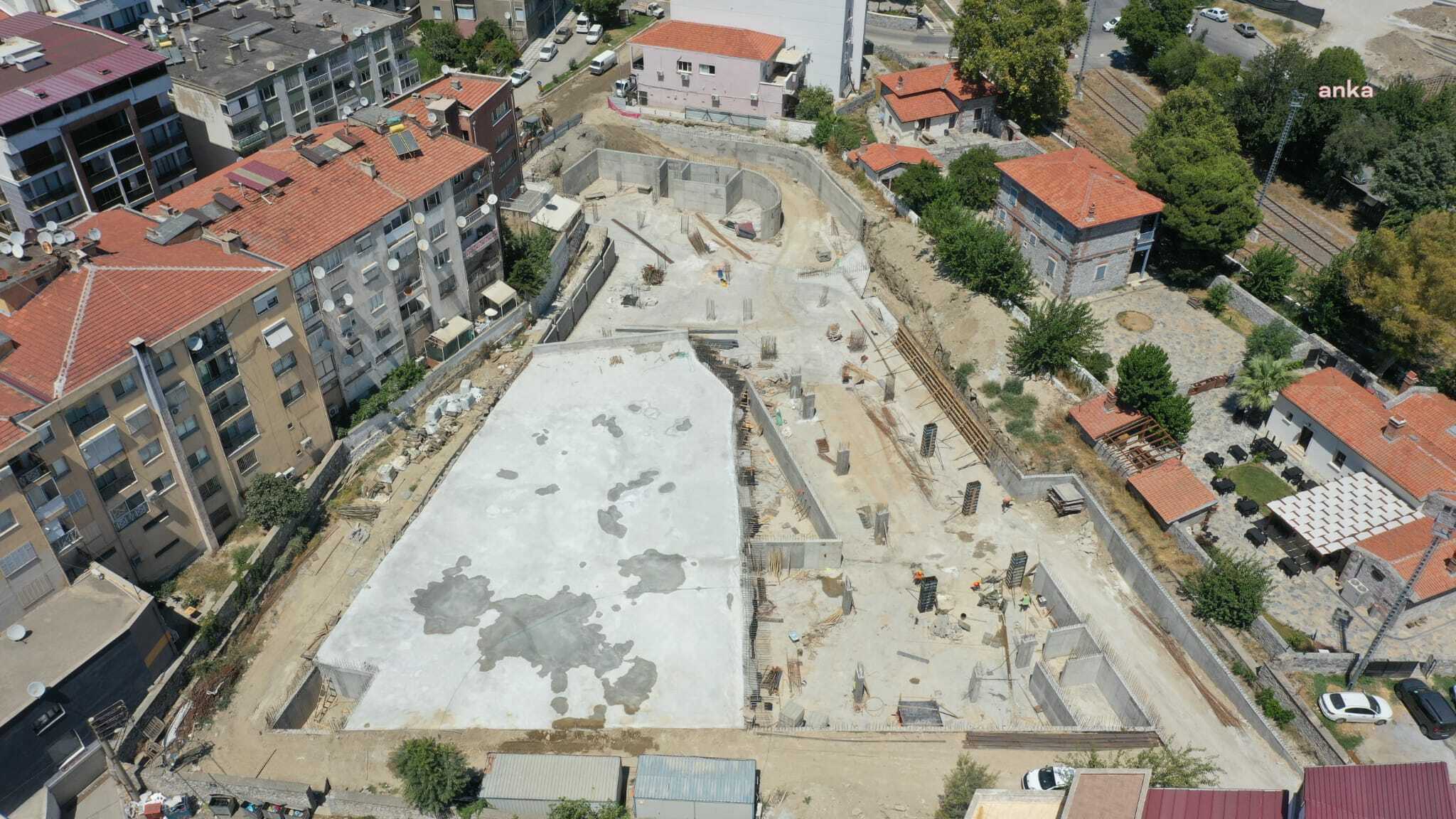AYDIN BÜYÜKŞEHİR BELEDİYESİ’NİN SÖKE YERALTI OTOPARKI’NDA ÇALIŞMALAR SÜRÜYOR