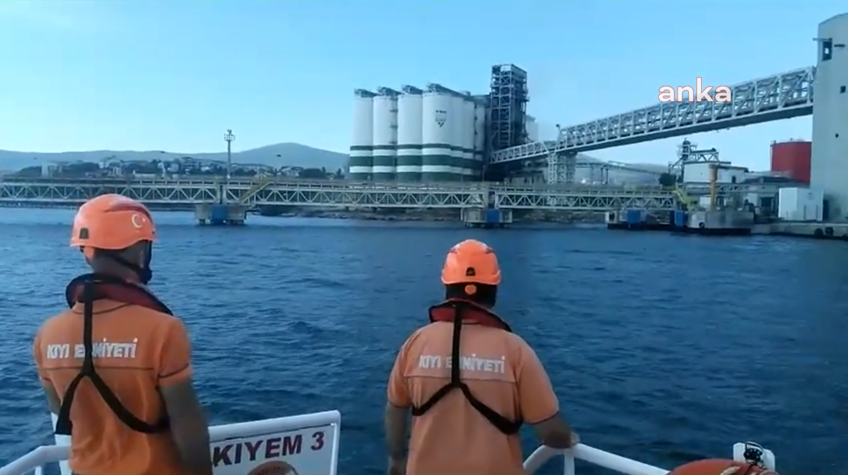 İZMİT BELEDİYESİ'NİN PORTATİF YÜZME HAVUZU AÇILDI
