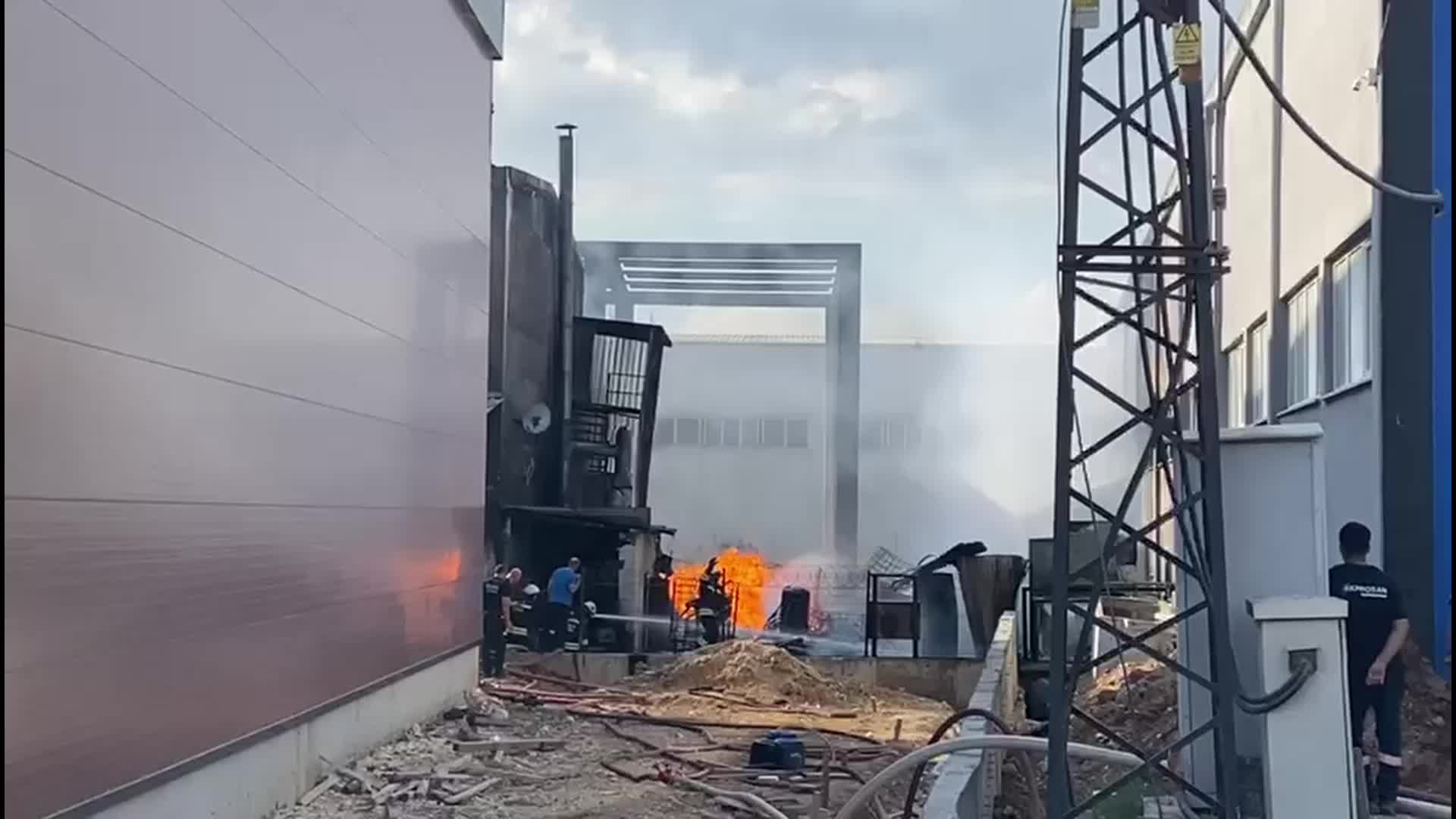 TEKİRDAĞ'DA KİMYA FABRİKASINDA YANGIN ÇIKTI