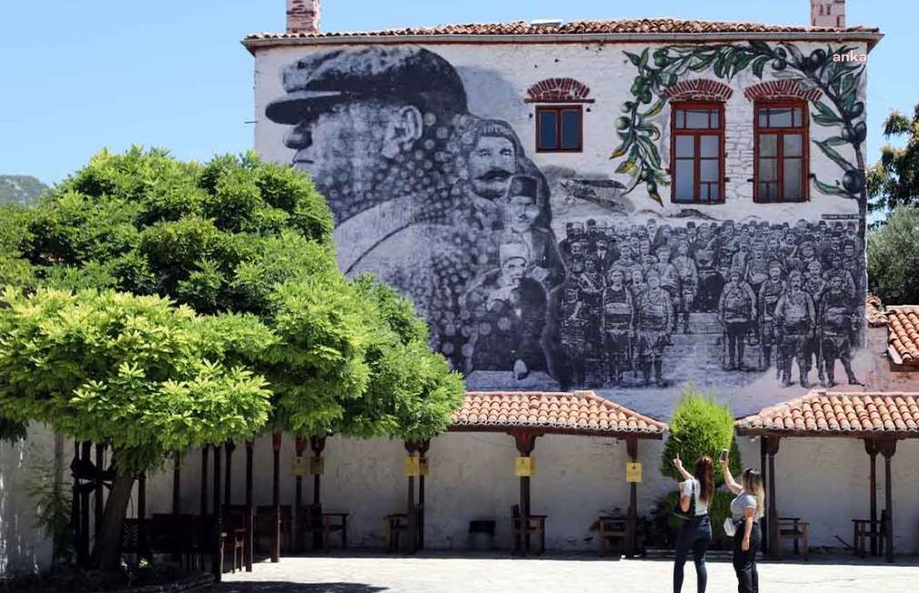 “MENTEŞE’NİN MİLLİ MÜCADELE YILLARI” ADLI MURAL RESİM ÇALIŞMASINA YOĞUN İLGİ