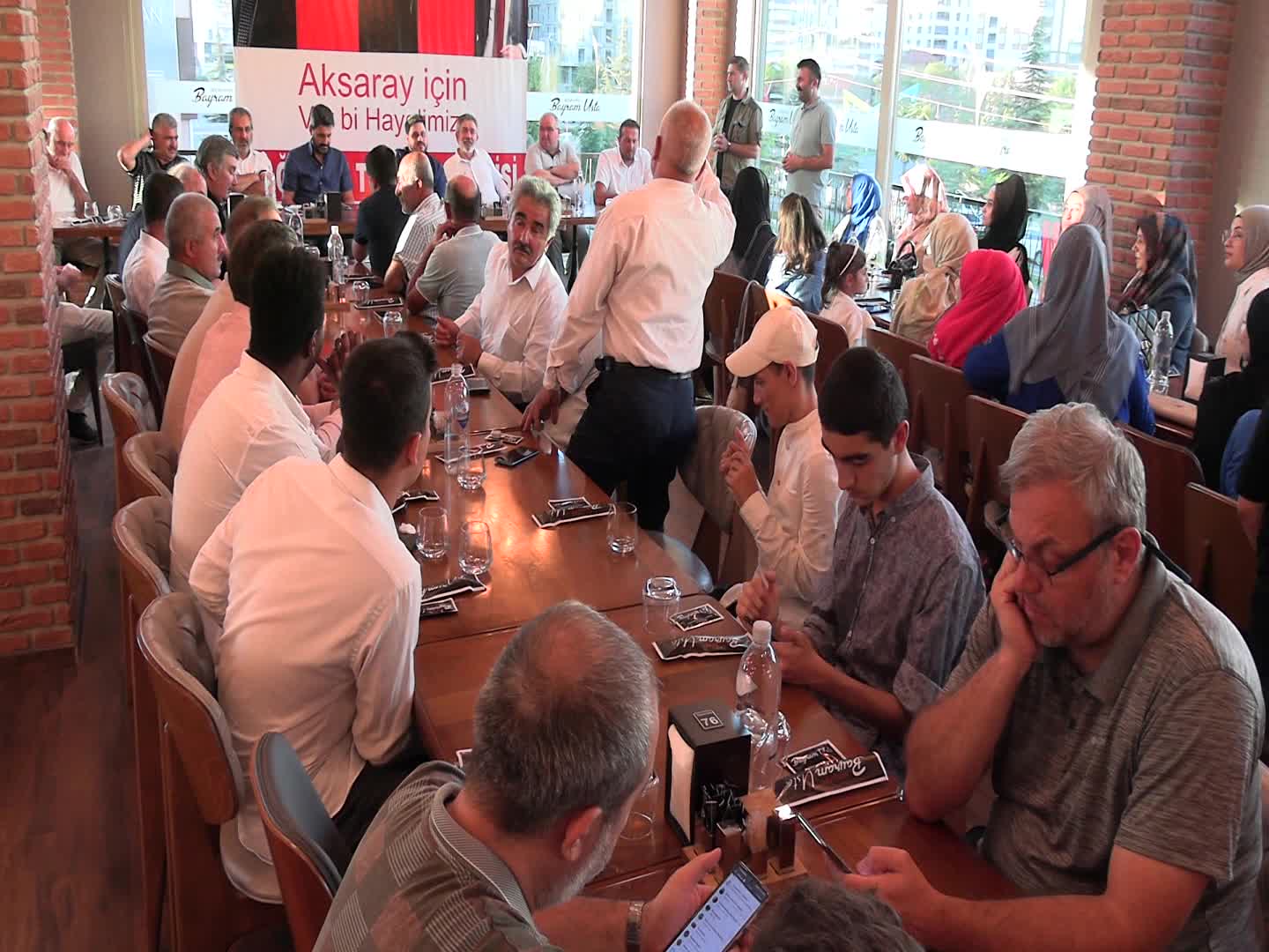 HÜSEYİN BAŞ: "HER YERİMİZİ YABANCILAR İSTİLA ETMİŞ. 20 YIL SONRA BU TOPRAKLAR, AYAĞINIZIN ALTINDA KALMAYABİLİR"