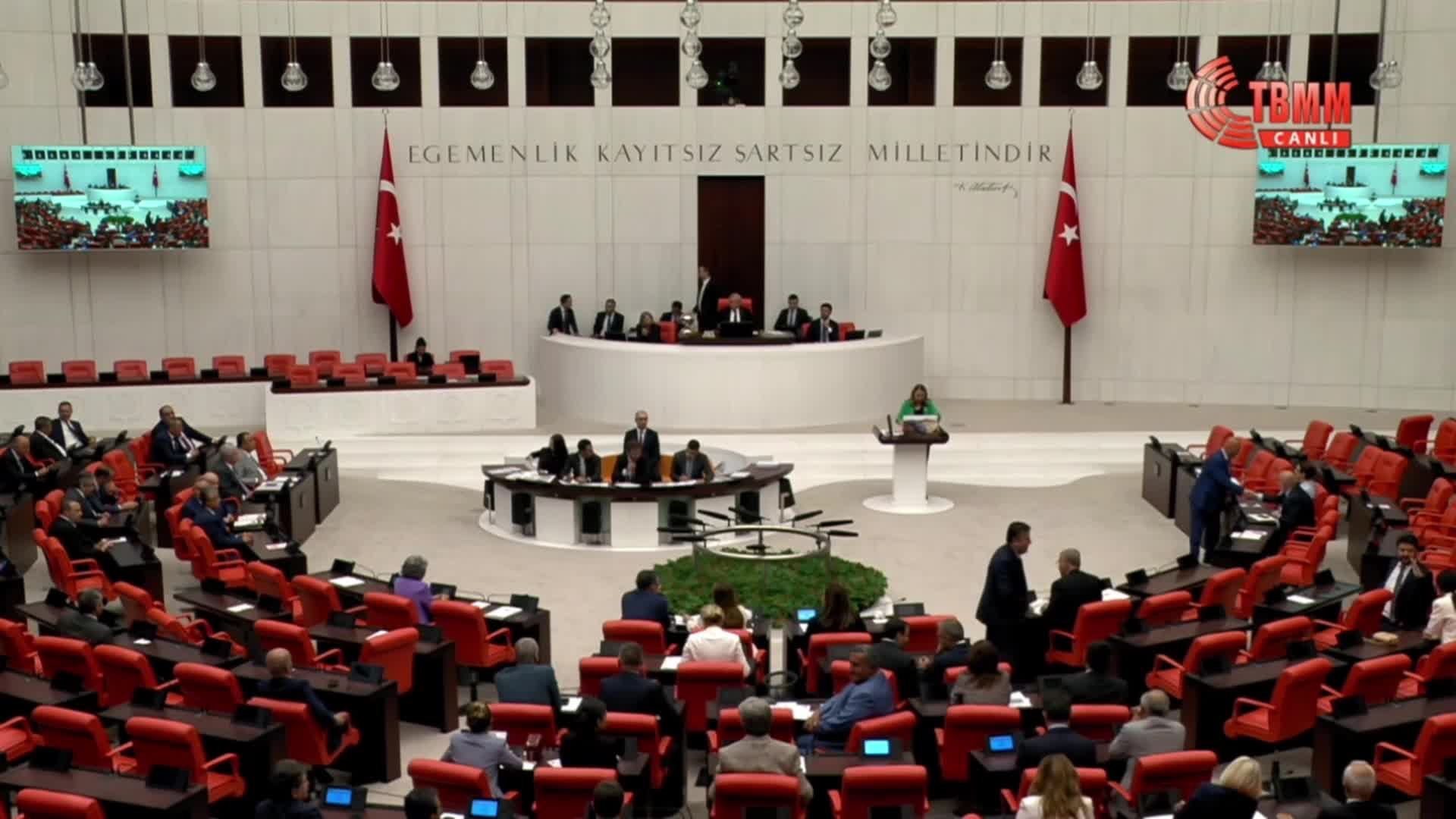 TBMM GENEL KURULU, “AKBELEN” GÜNDEMİYLE OLAĞANÜSTÜ TOPLANDI… CHP GENEL BAŞKAN YARDIMCISI DİNÇER, AĞAÇLARIN KESİLDİĞİ ANIN SESİNİ DİNLETTİ: MİLLİYETÇİYİZ DİYORSUNUZ, BU SESİ DUYACAKSINIZ