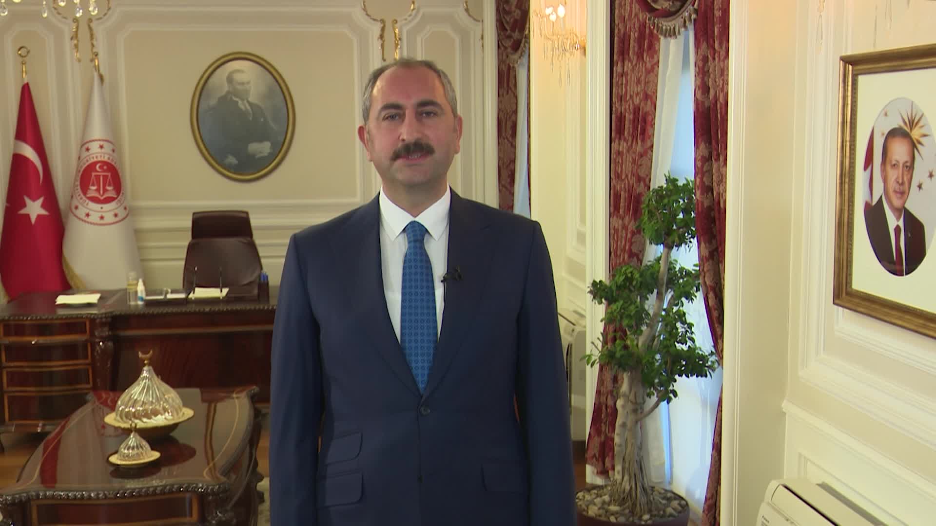 BAKAN GÜL'DEN YENİ ADLİ YIL MESAJI: "E DURUŞMA YAYGINLAŞACAK"