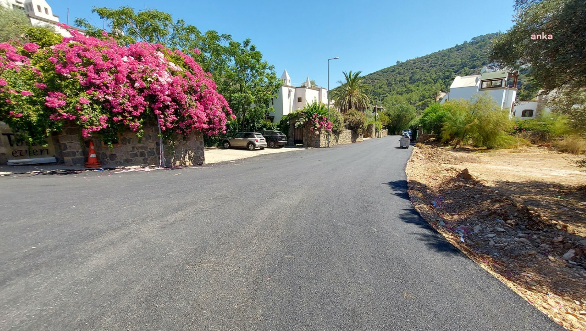 BODRUM'DA YOL YAPIM ÇALIŞMALARI DEVAM EDİYOR