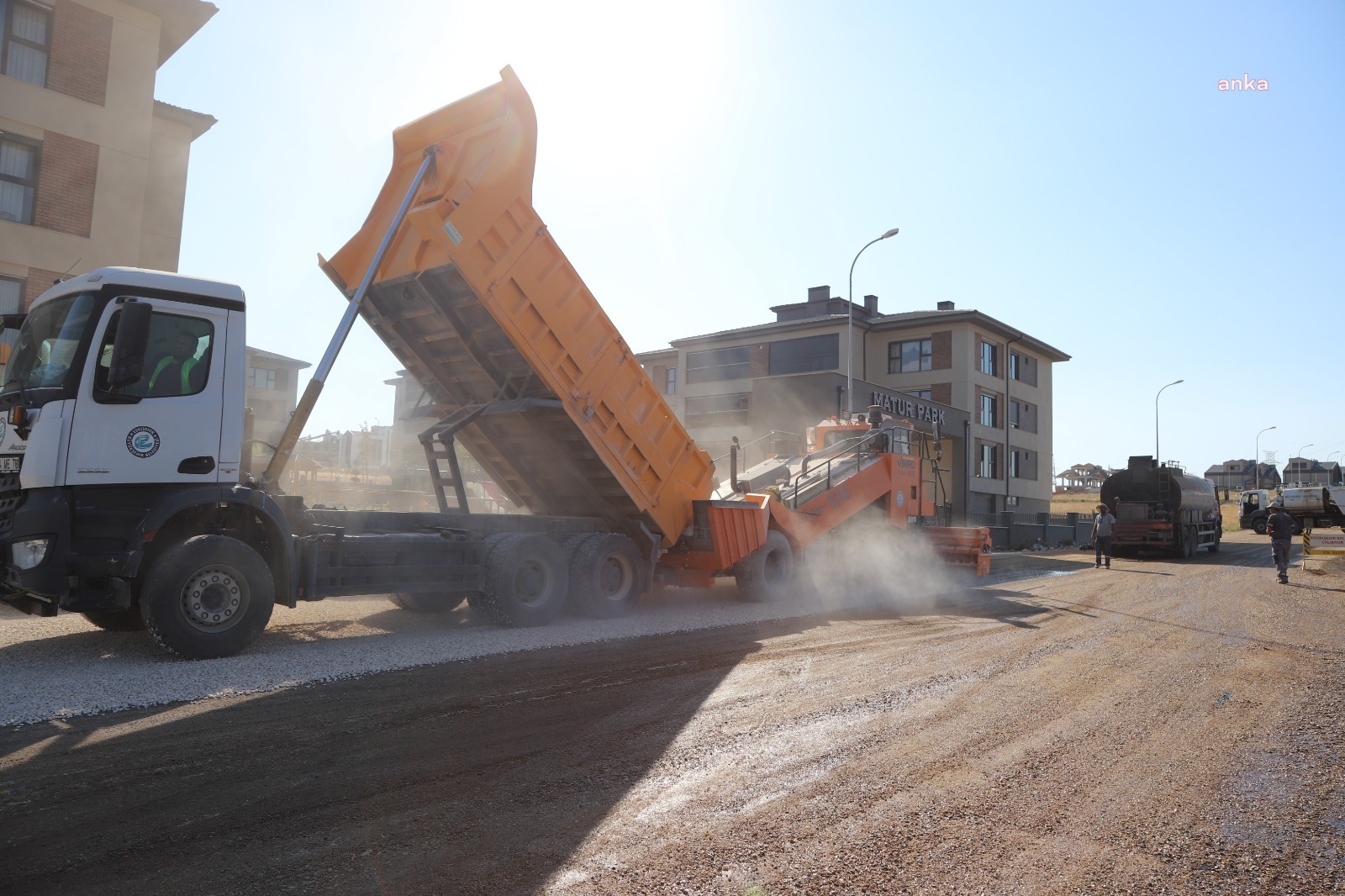 ESKİŞEHİR BÜYÜKŞEHİR BELEDİYESİ KIRSAL MAHALLE YOLLARINDAKİ ÇALIŞMALARINI ARALIKSIZ SÜRDÜRÜYOR