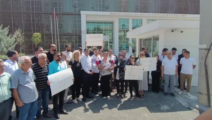 CHP ŞANLIURFA KADIN KOLLARI’NDAN ENSAR VAKFI YURTLARINDAKİ İSTİSMAR DAVASINDA HAKKINDA SORUŞTURMA AÇILAN ASIM SULTANOĞLU TEPKİSİ: “ŞANLIURFA’DA, İSTİSMAR SUÇLUSU VAKIF VE DERNEKLERİ SAVUNAN ASIM SULTANOĞLU GİBİ MİLLİ EĞİTİM MÜDÜRÜ İSTEMİYORUZ”