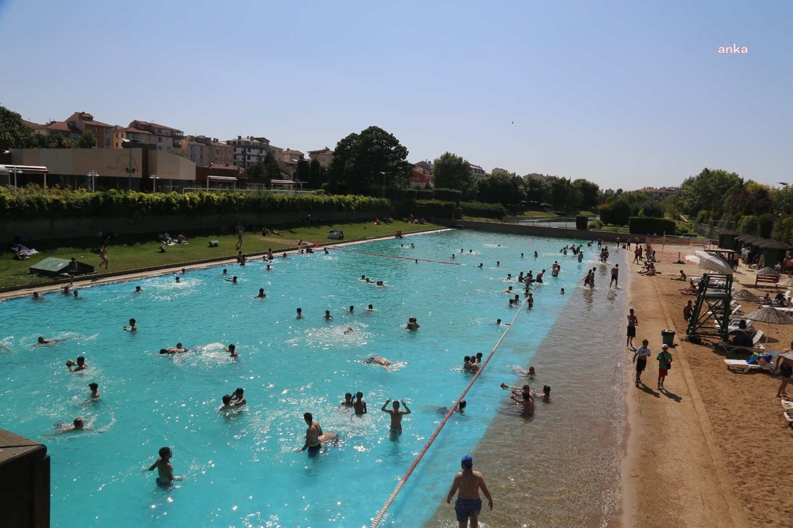 KENTPARK’IN YAPAY PLAJI 22 HAZİRAN’DAN BUGÜNE KADAR 22 BİNDEN FAZLA MİSAFİRİ AĞIRLADI