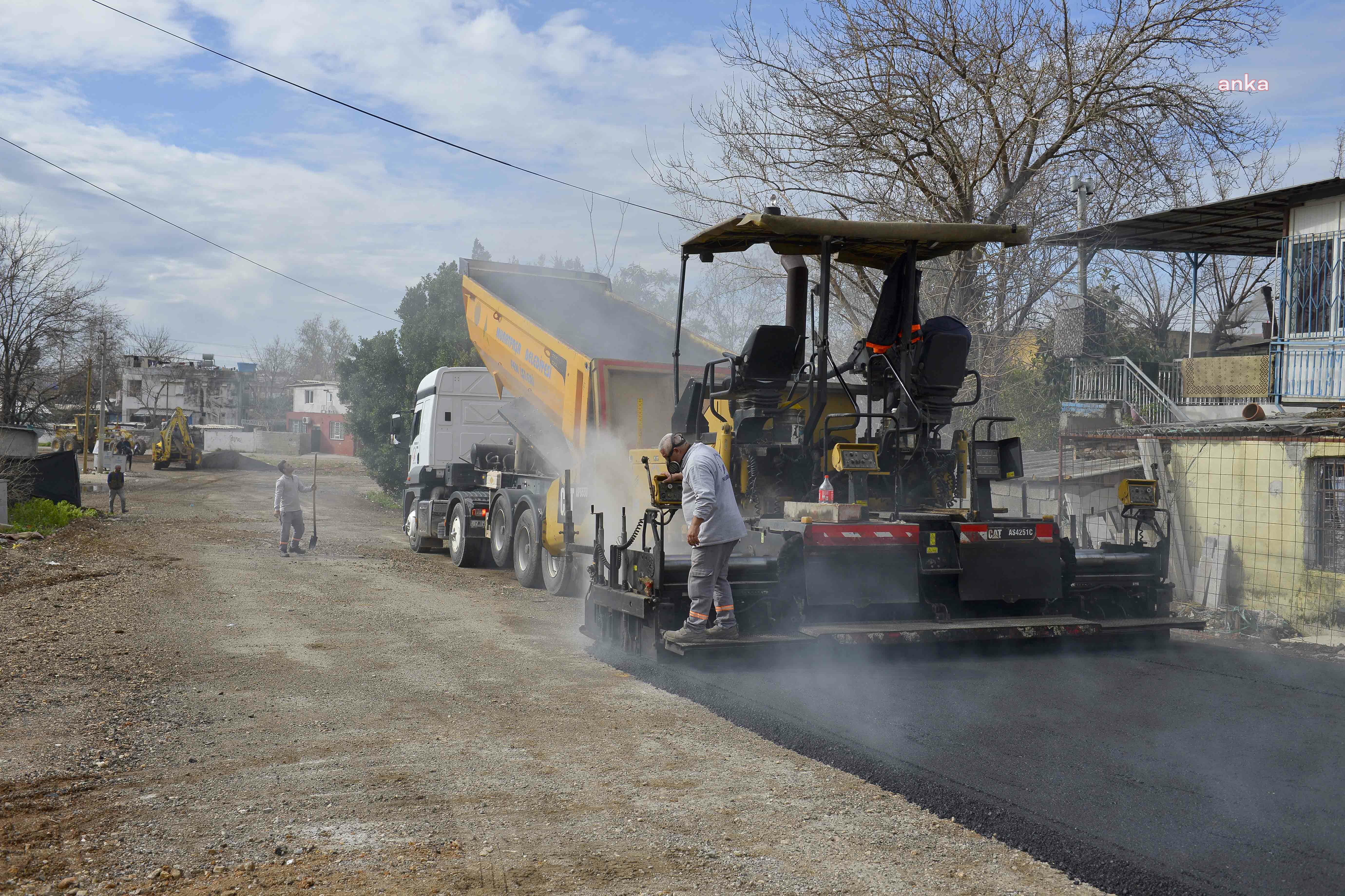 MURATPAŞA’DA YILIN YEDİ AYINDA 41 BİN 704 TON SICAK ASFALT DÖKÜLDÜ